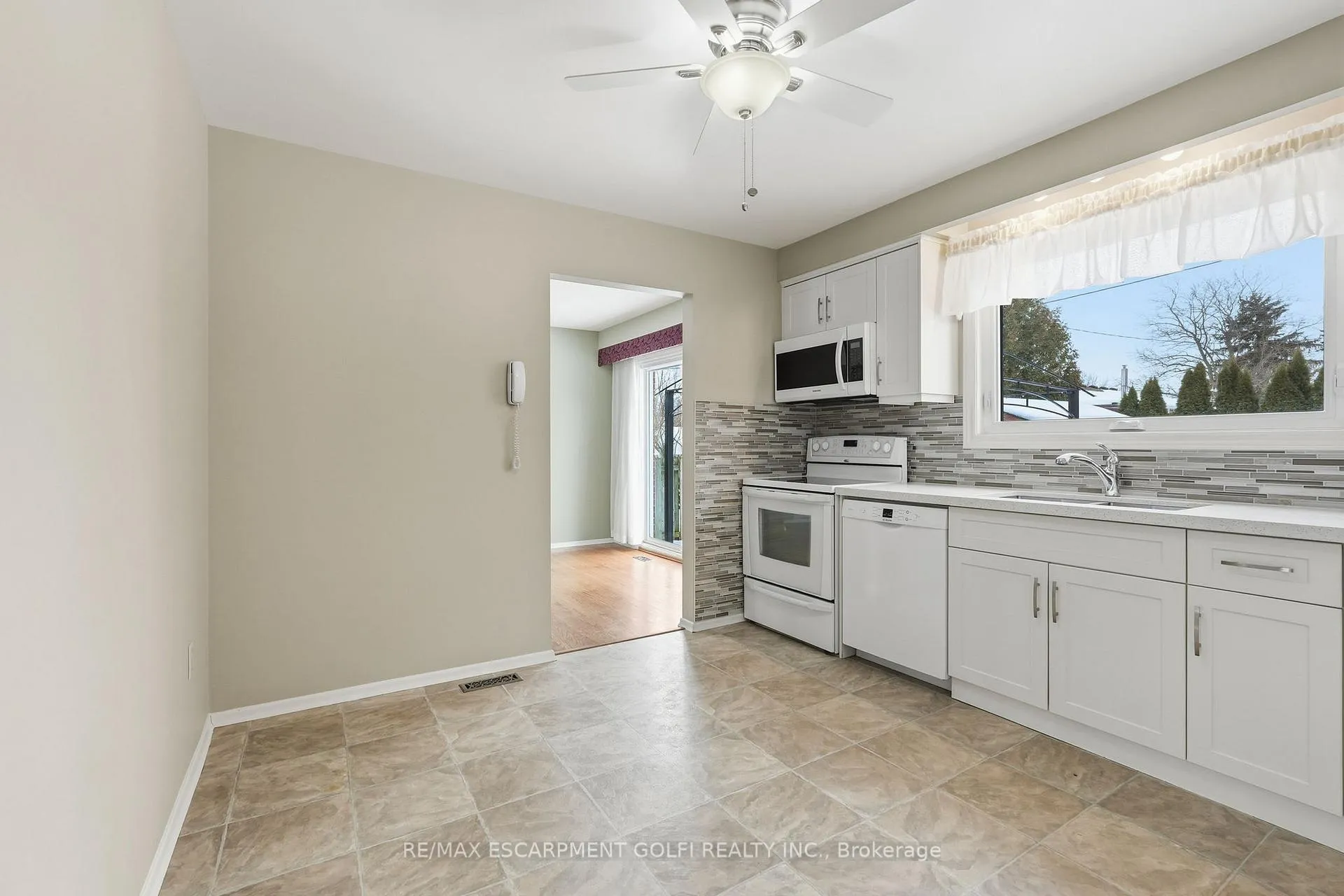 Photo 8 of 8 Sanctuary Drive, Hamilton, Dundas — HOMEH