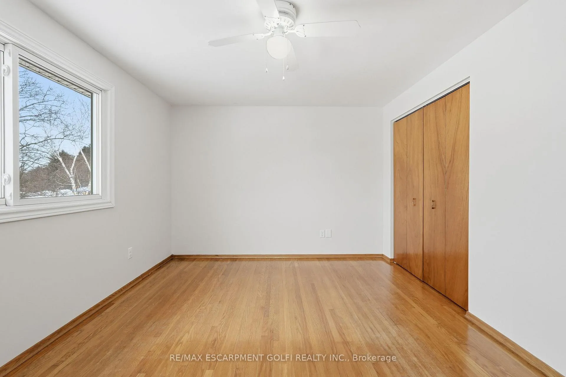 Photo 17 of 8 Sanctuary Drive, Hamilton, Dundas — HOMEH
