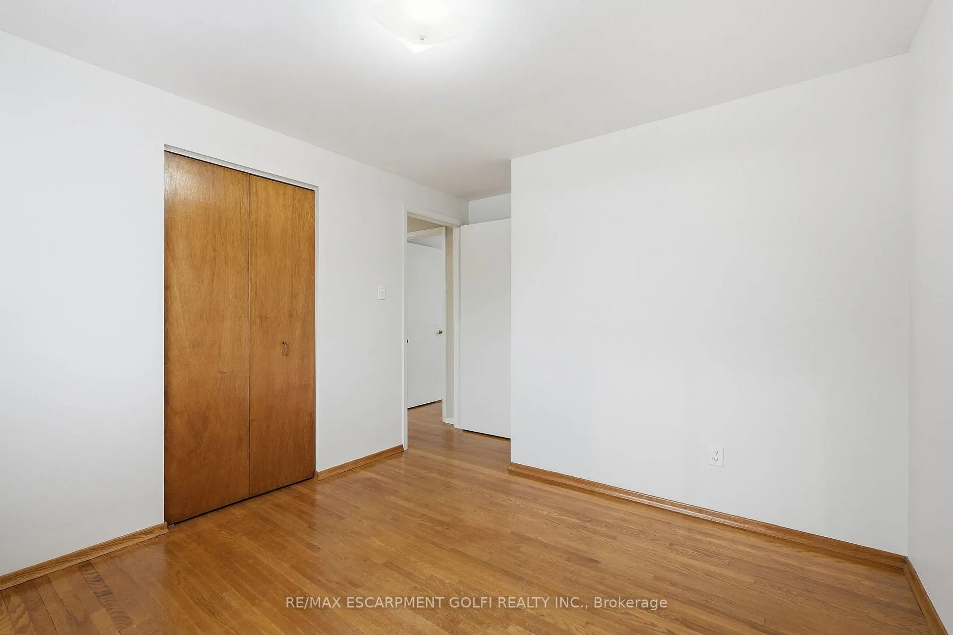 Photo 20 of 8 Sanctuary Drive, Hamilton, Dundas — HOMEH