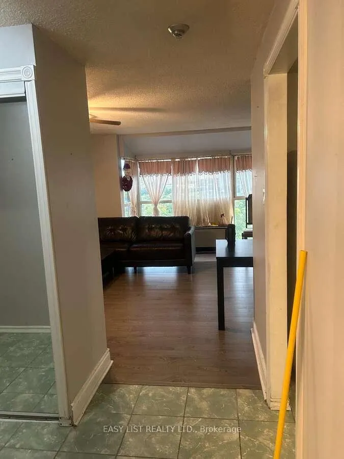 Photo 4 of Unit 910, 61 Markbrook Lane, Etobicoke, Mount Olive-Silverstone-Jamestown — HOMEH