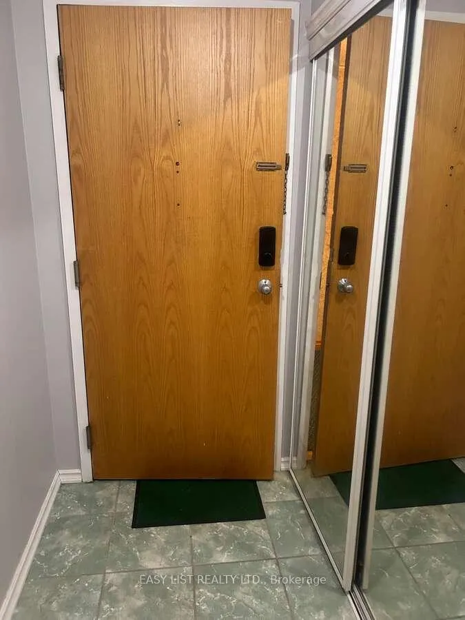 Photo 5 of Unit 910, 61 Markbrook Lane, Etobicoke, Mount Olive-Silverstone-Jamestown — HOMEH