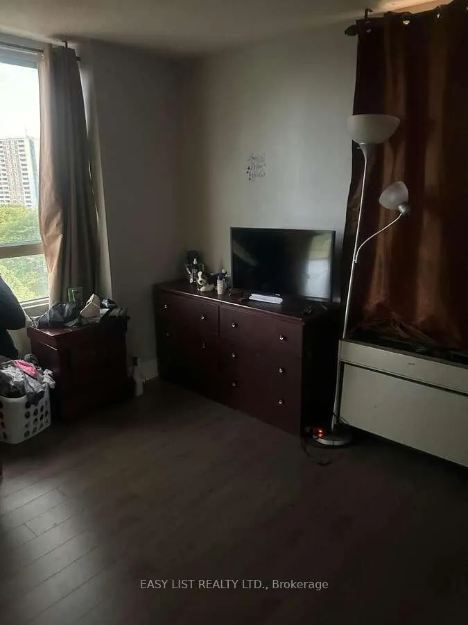 Photo 8 of Unit 910, 61 Markbrook Lane, Etobicoke, Mount Olive-Silverstone-Jamestown — HOMEH