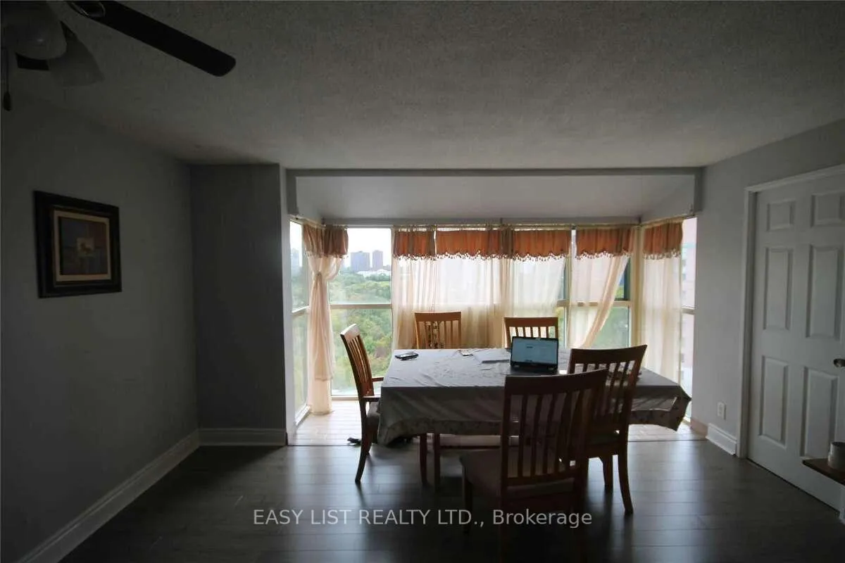 Photo 9 of Unit 910, 61 Markbrook Lane, Etobicoke, Mount Olive-Silverstone-Jamestown — HOMEH