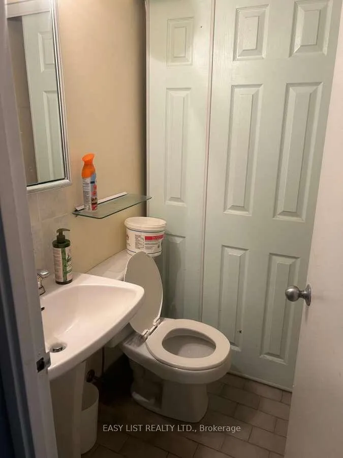 Photo 12 of Unit 910, 61 Markbrook Lane, Etobicoke, Mount Olive-Silverstone-Jamestown — HOMEH