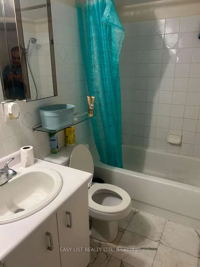 Photo 13 of Unit 910, 61 Markbrook Lane, Etobicoke, Mount Olive-Silverstone-Jamestown — HOMEH