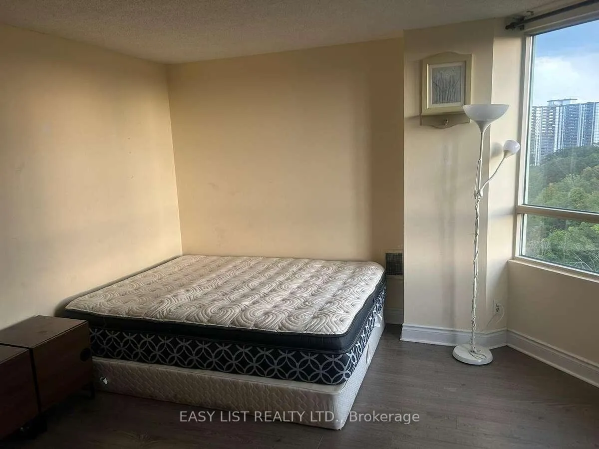 Photo 16 of Unit 910, 61 Markbrook Lane, Etobicoke, Mount Olive-Silverstone-Jamestown — HOMEH