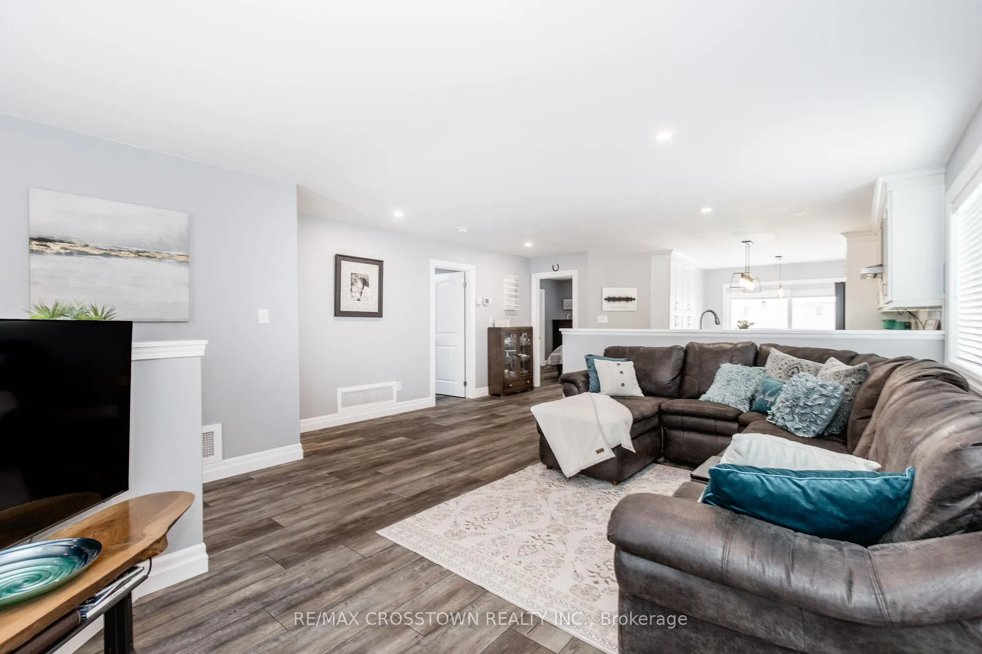 Photo 9 of 2237 Sproule Street, Innisfil, Alcona — HOMEH
