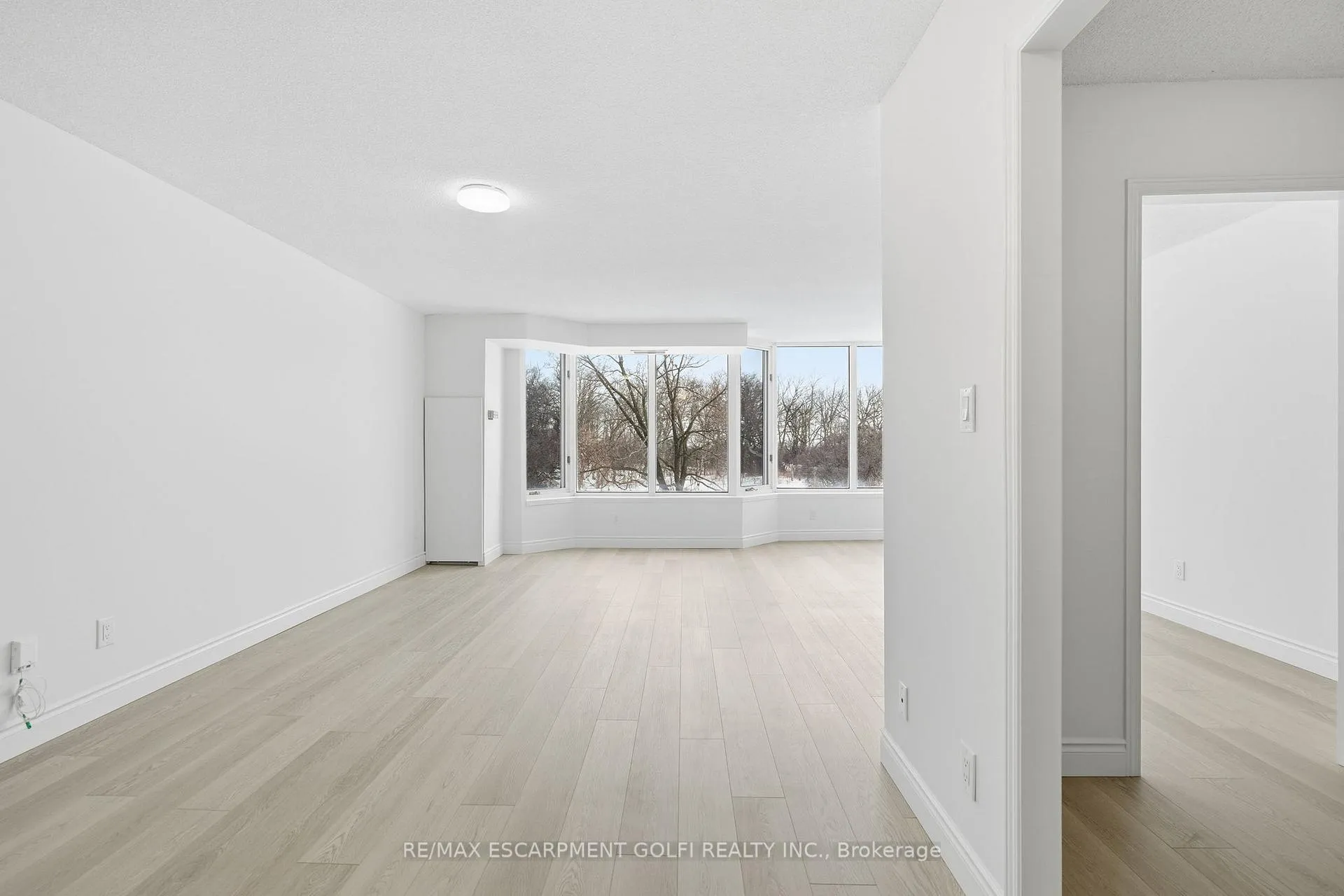 Photo 7 of Unit 208, 180 Limeridge Road, Hamilton, Rolston — HOMEH