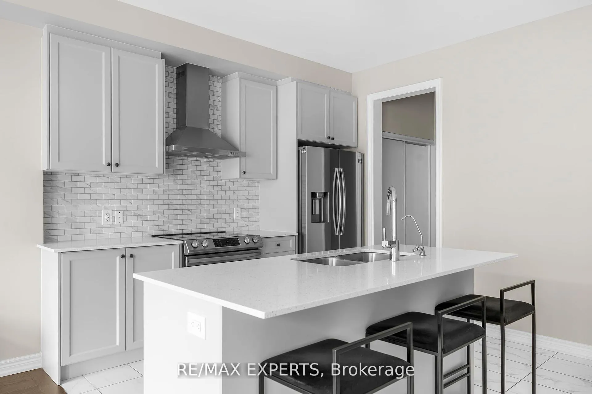 Photo 10 of 78 Clifford Crescent, New Tecumseth, Tottenham — HOMEH