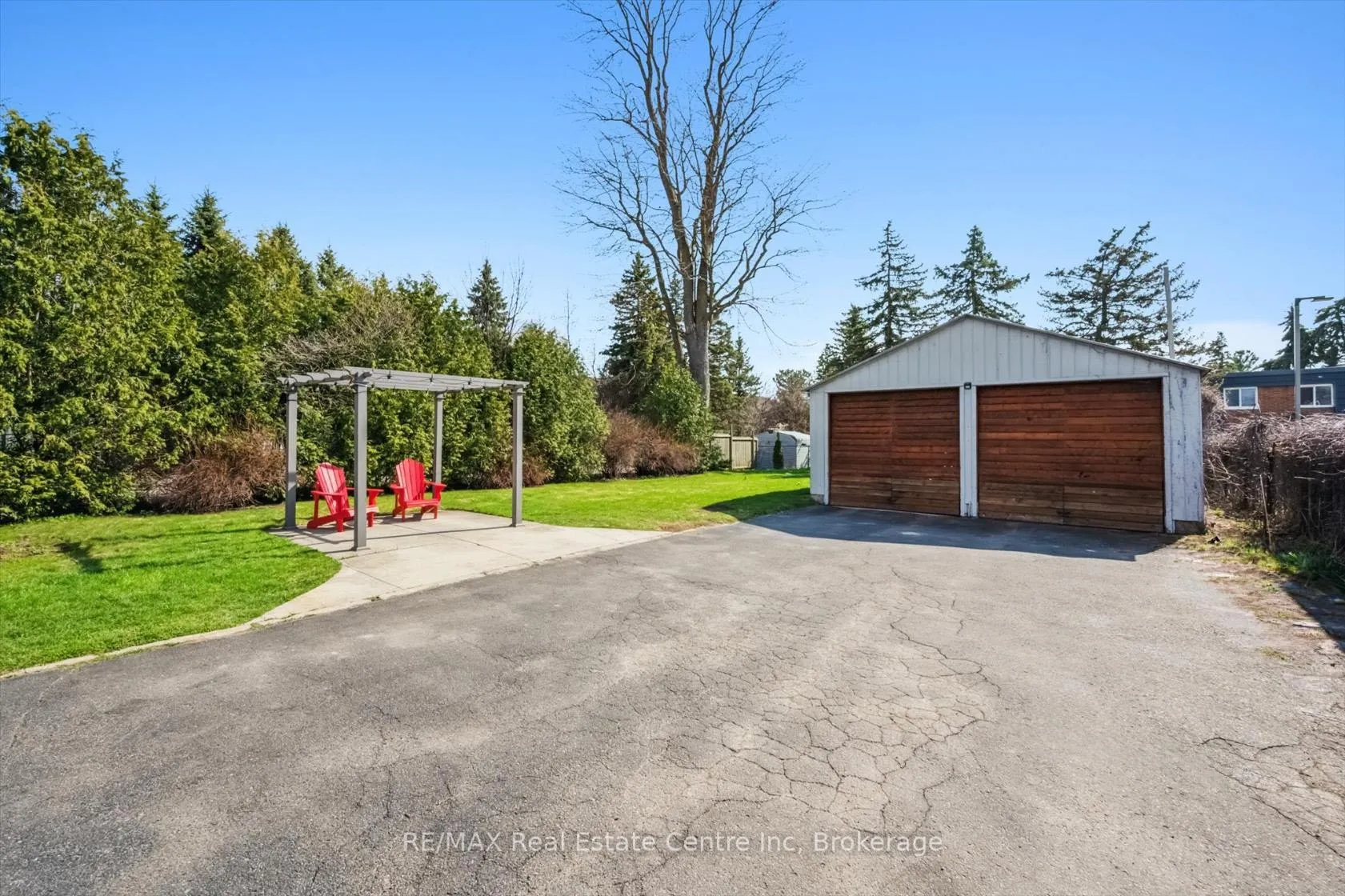 Photo 4 of 572 Woolwich Street, Guelph, Exhibition Park — HOMEH