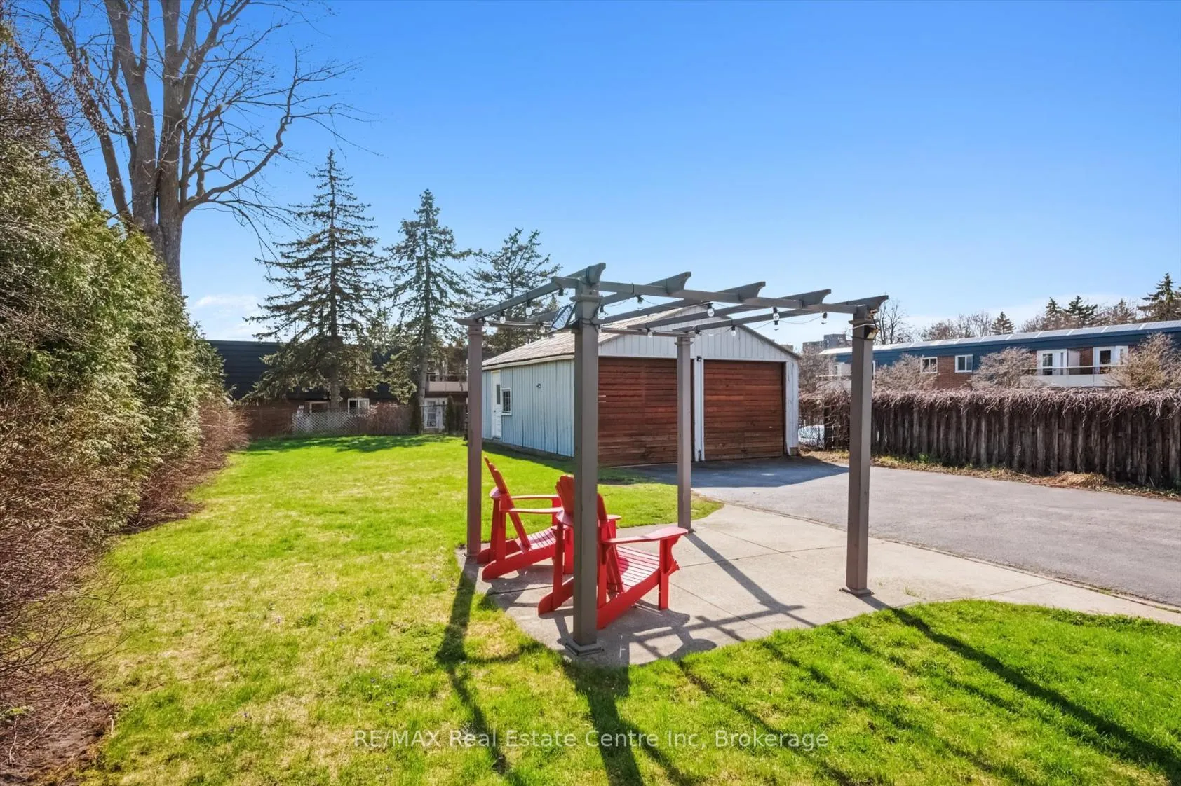 Photo 23 of 572 Woolwich Street, Guelph, Exhibition Park — HOMEH