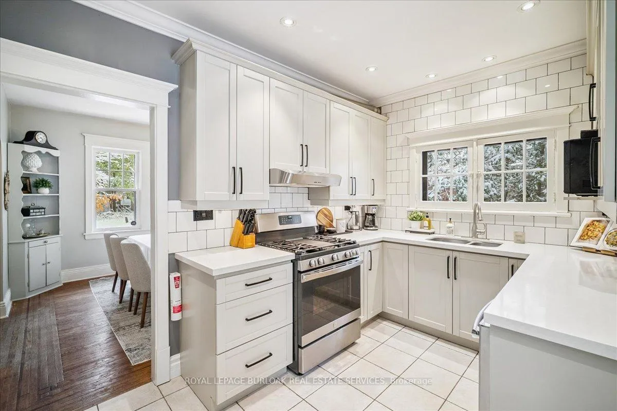 Photo 14 of 263 Hart Avenue, Burlington, Roseland — HOMEH
