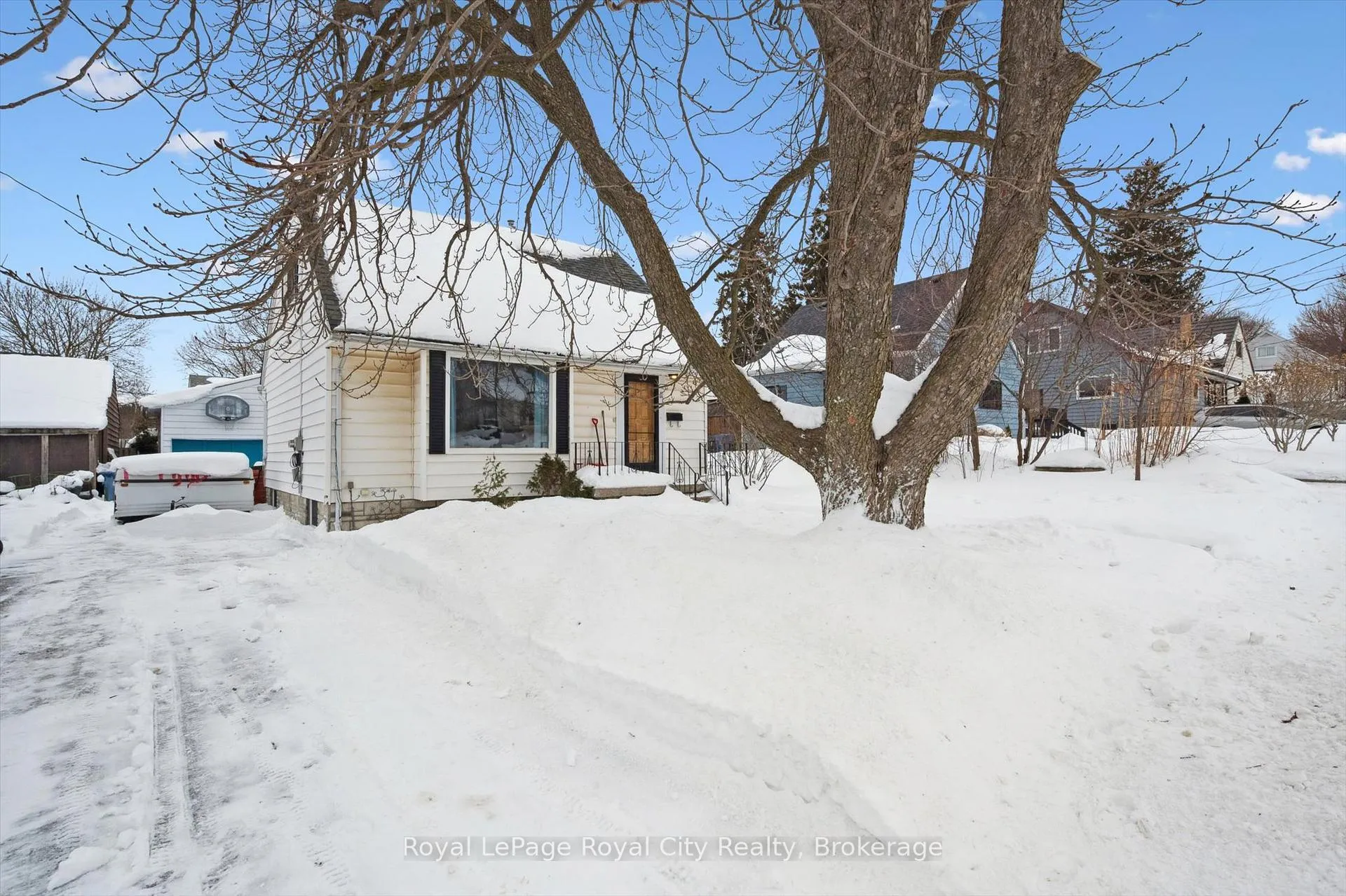 Photo 1 of 11 Chase Avenue, Guelph, Junction/Onward Willow — HOMEH