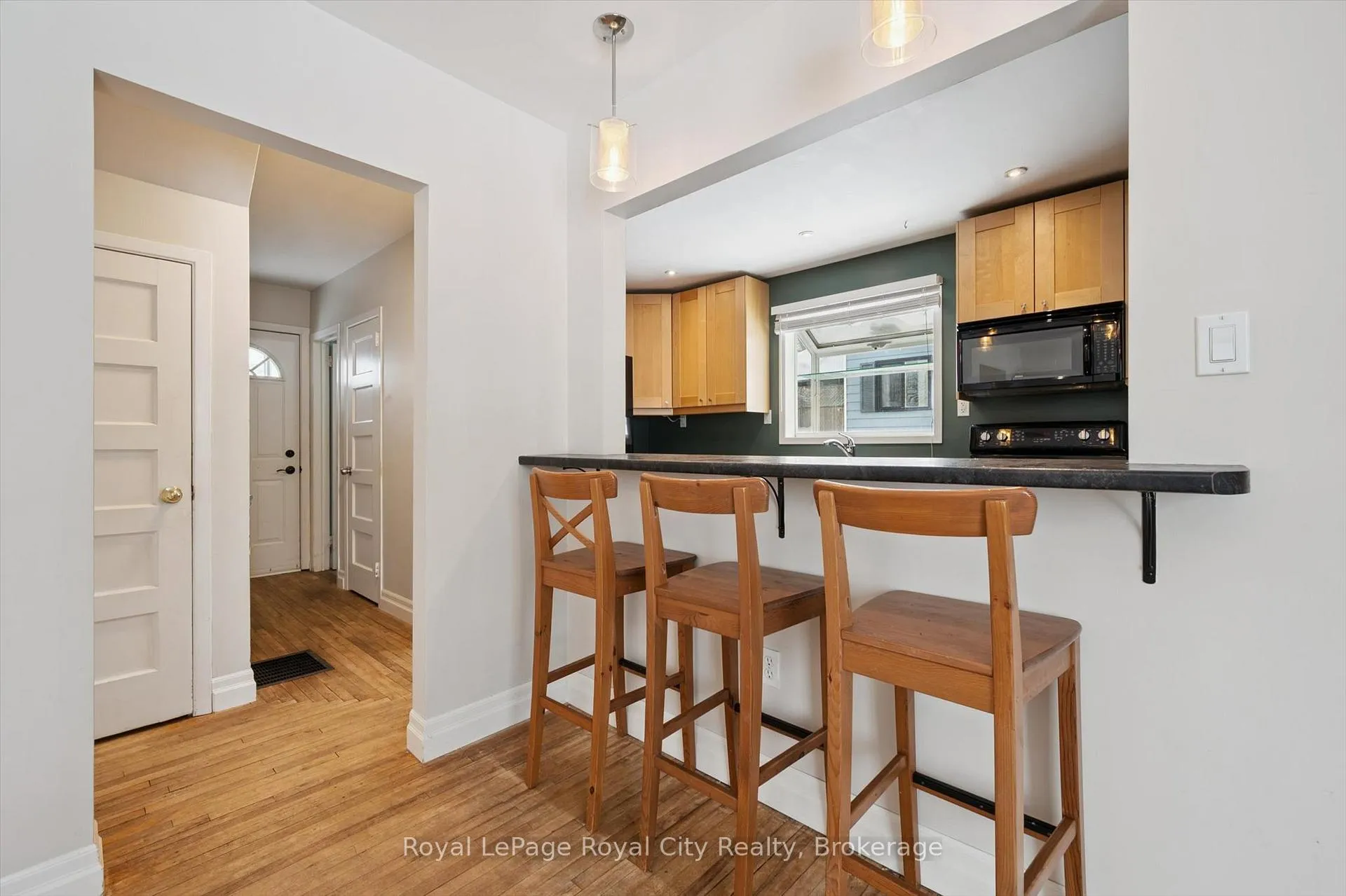 Photo 11 of 11 Chase Avenue, Guelph, Junction/Onward Willow — HOMEH