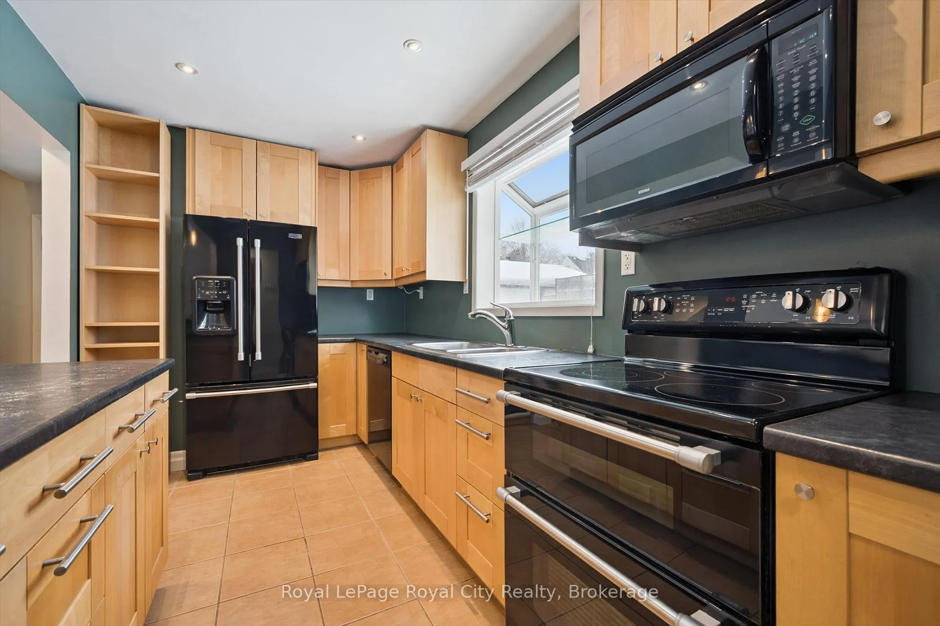 Photo 15 of 11 Chase Avenue, Guelph, Junction/Onward Willow — HOMEH