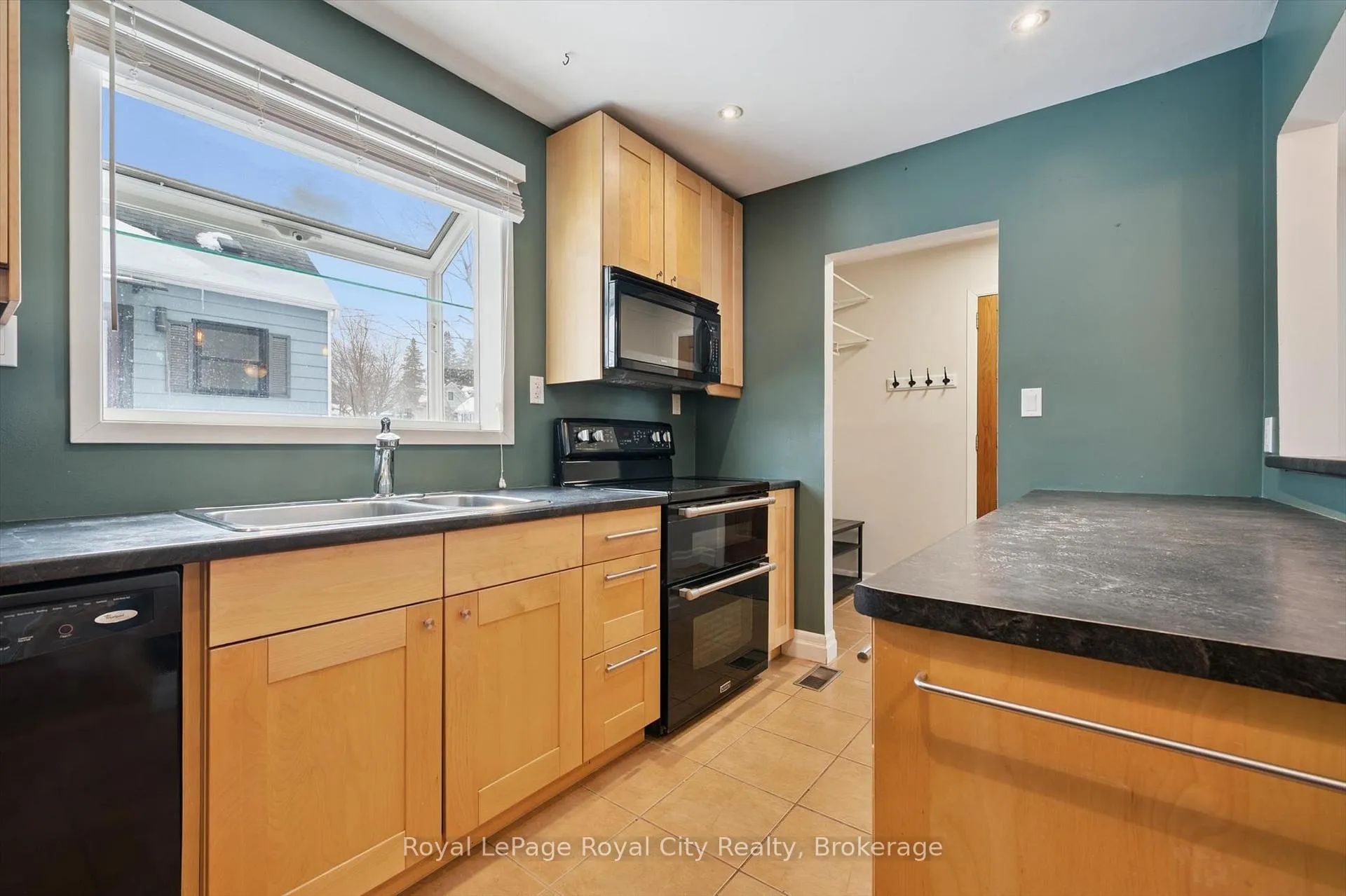Photo 18 of 11 Chase Avenue, Guelph, Junction/Onward Willow — HOMEH
