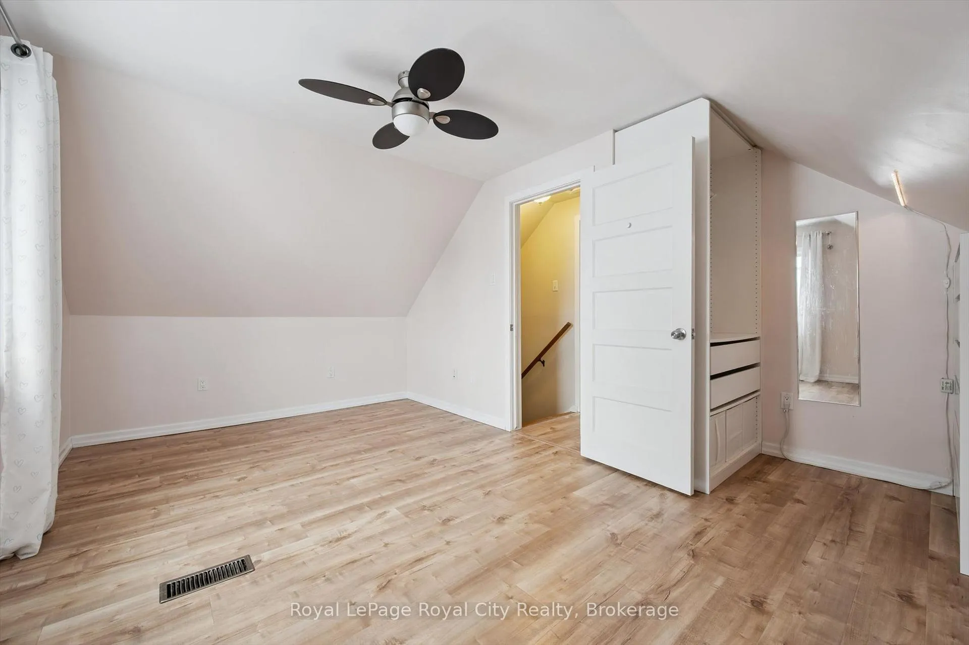 Photo 21 of 11 Chase Avenue, Guelph, Junction/Onward Willow — HOMEH