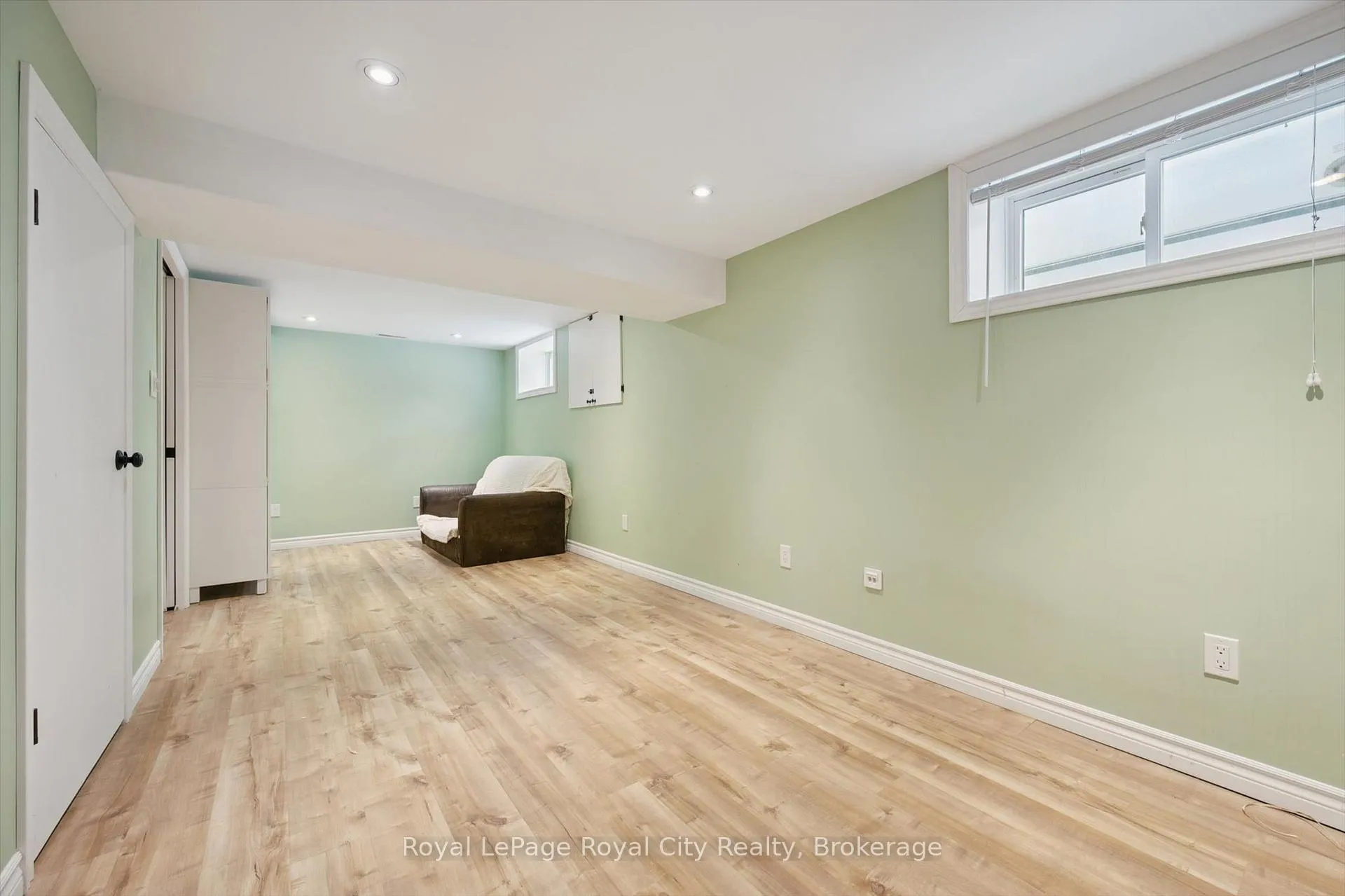 Photo 24 of 11 Chase Avenue, Guelph, Junction/Onward Willow — HOMEH