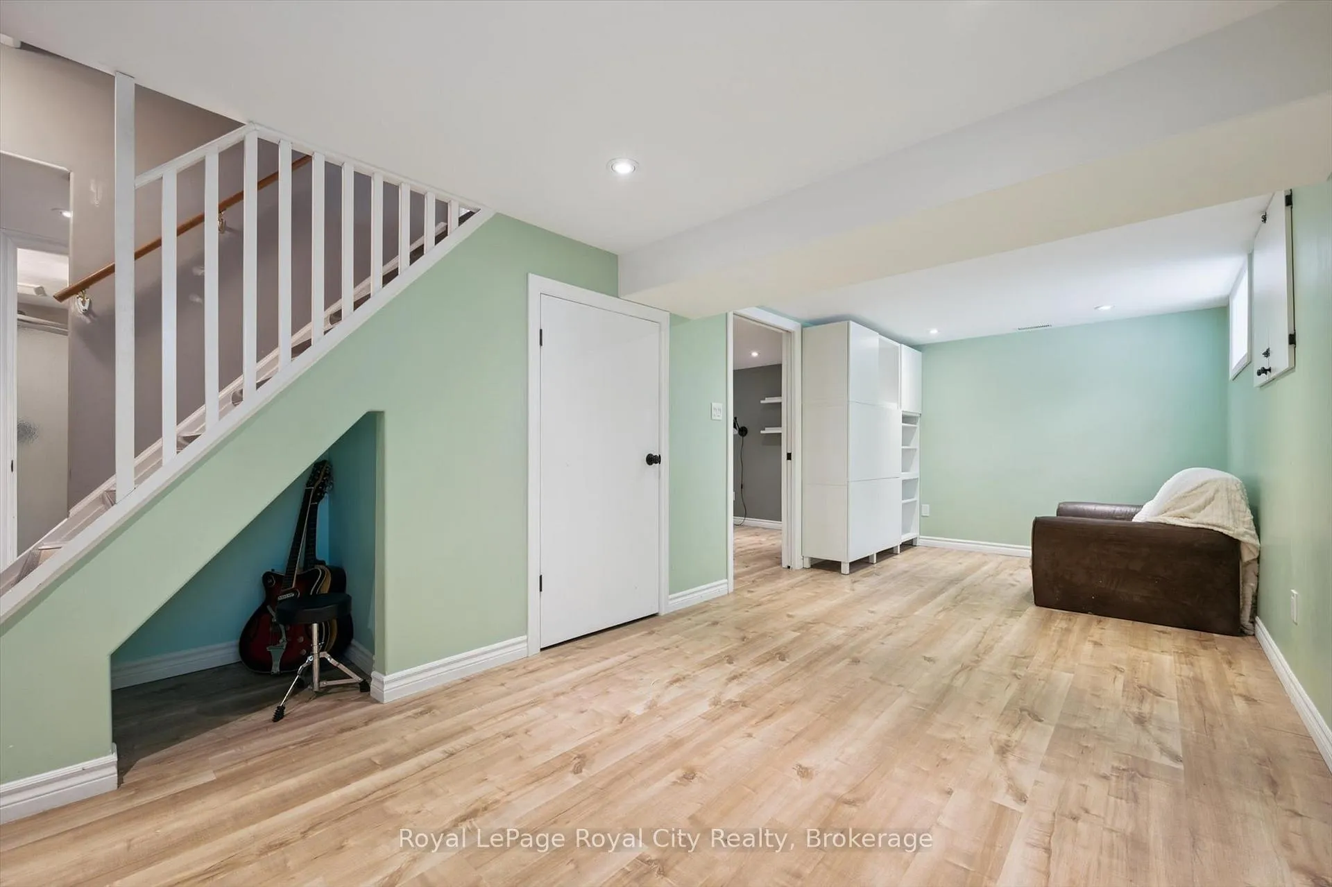 Photo 25 of 11 Chase Avenue, Guelph, Junction/Onward Willow — HOMEH
