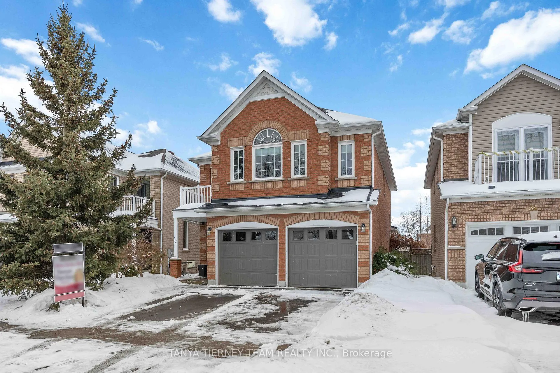 Photo 2 of 32 Four Winds Drive, Whitby, Port Whitby — HOMEH