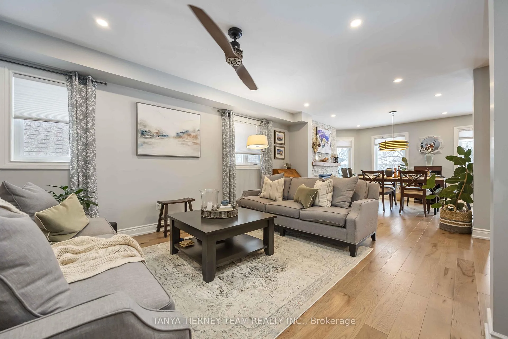 Photo 7 of 32 Four Winds Drive, Whitby, Port Whitby — HOMEH