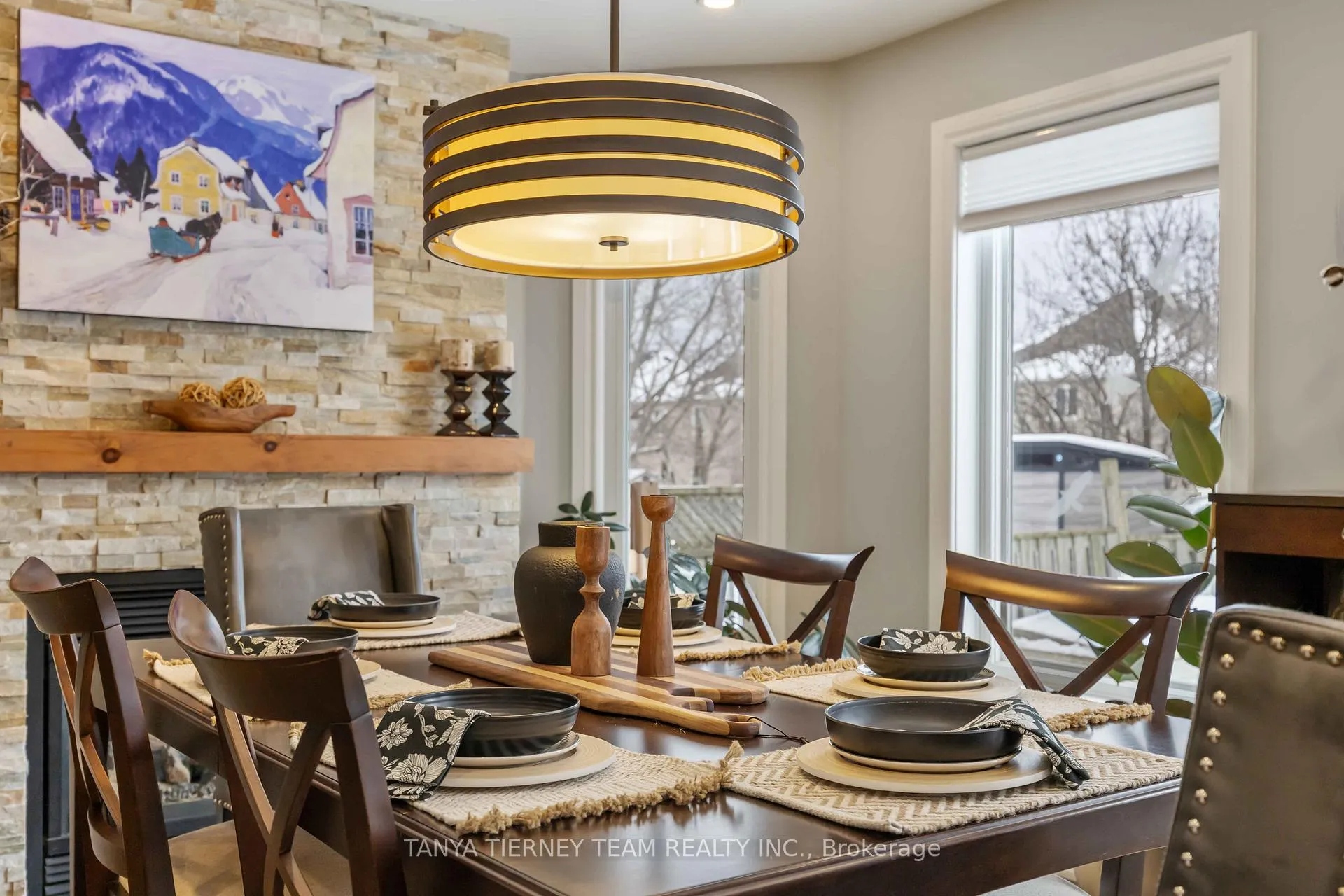 Photo 14 of 32 Four Winds Drive, Whitby, Port Whitby — HOMEH