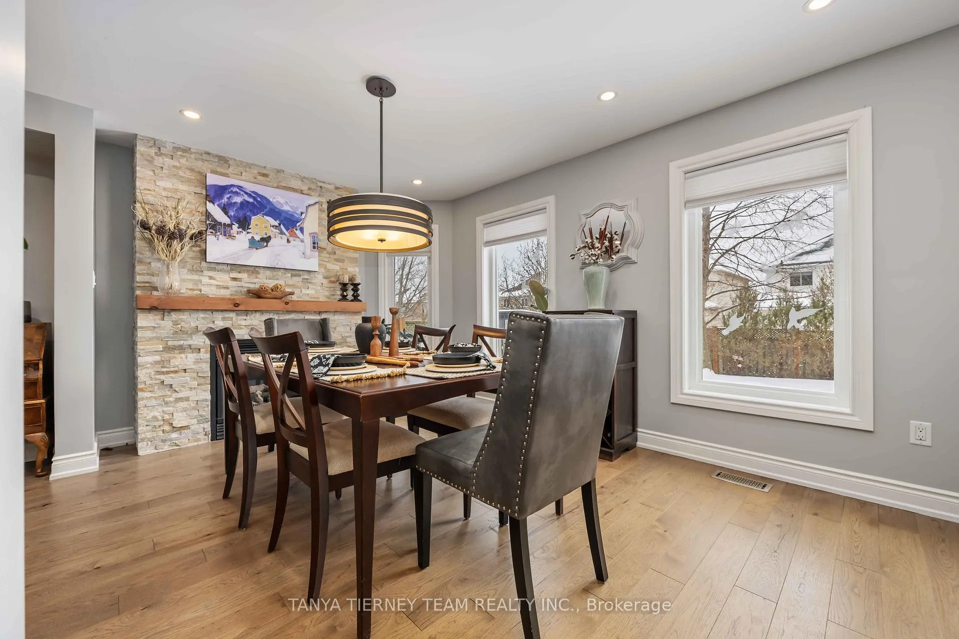 Photo 15 of 32 Four Winds Drive, Whitby, Port Whitby — HOMEH