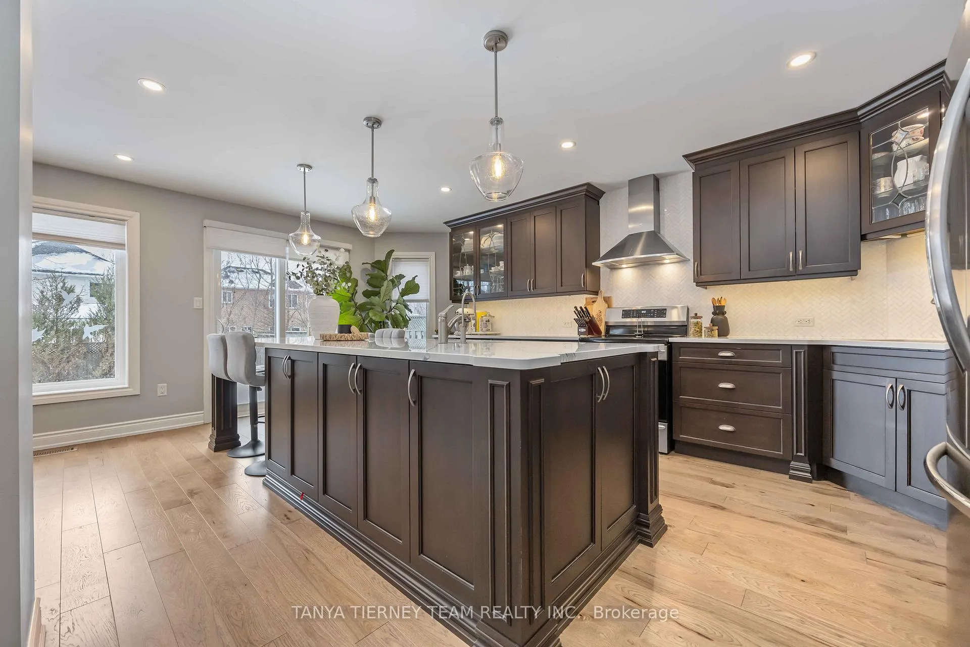 Photo 17 of 32 Four Winds Drive, Whitby, Port Whitby — HOMEH