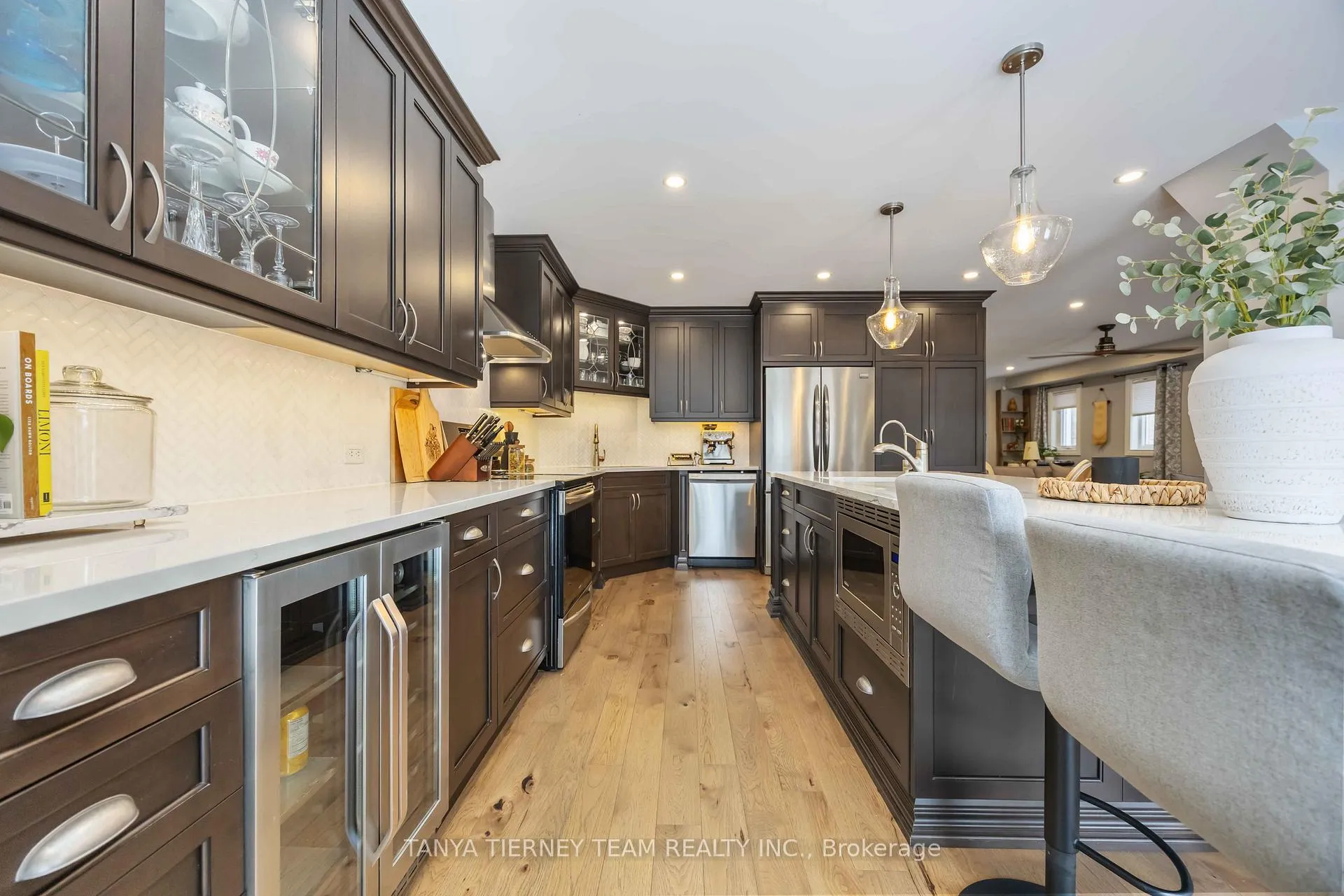 Photo 22 of 32 Four Winds Drive, Whitby, Port Whitby — HOMEH
