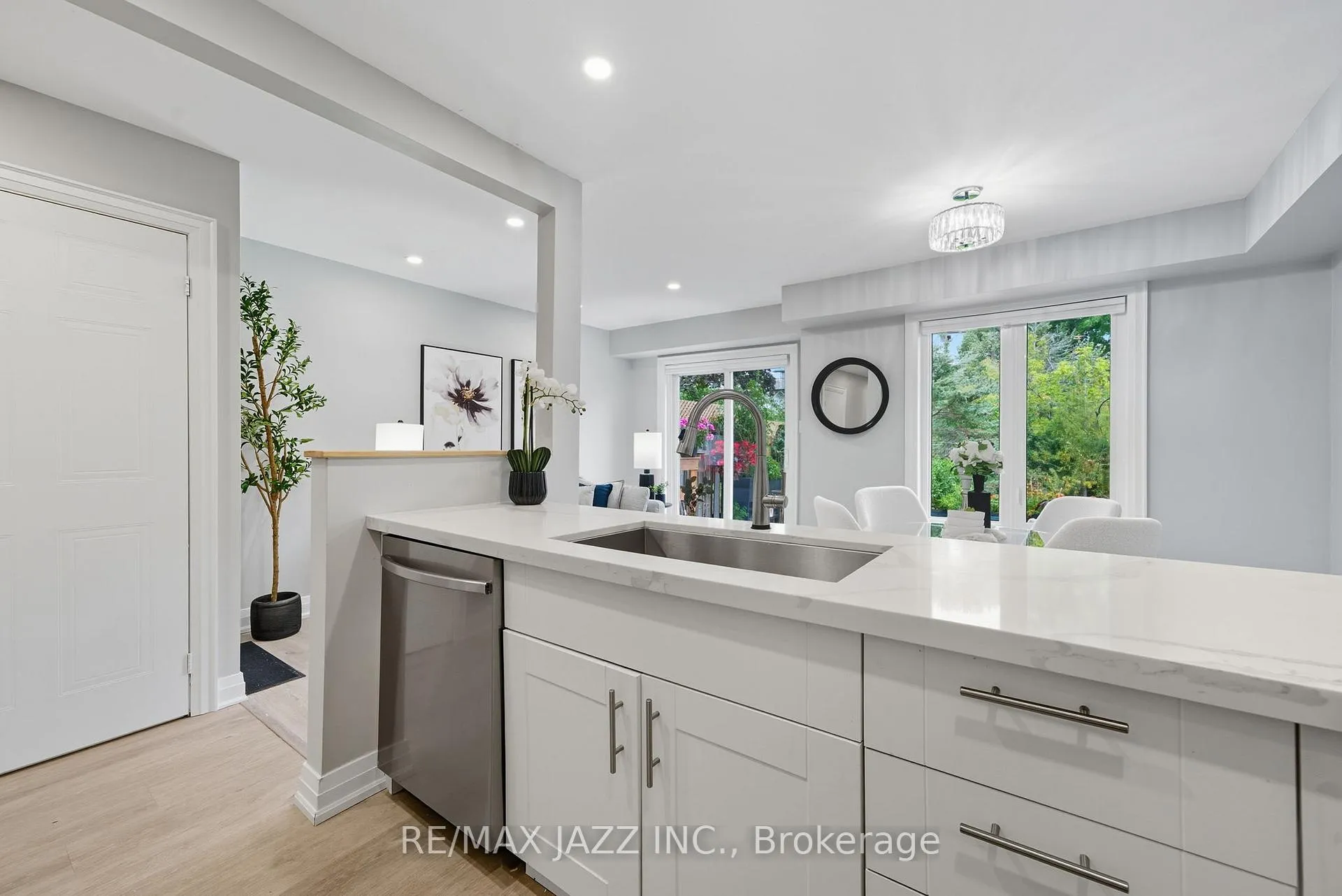 Photo 10 of Unit 34, 811 Wilson Road N, Oshawa, Pinecrest — HOMEH