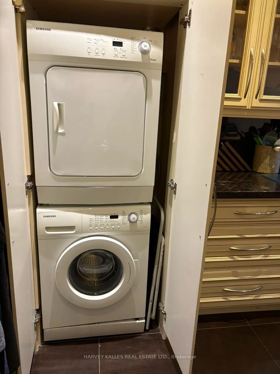 Photo 19 of Unit Main, 306 Spadina Road, Toronto, Casa Loma — HOMEH