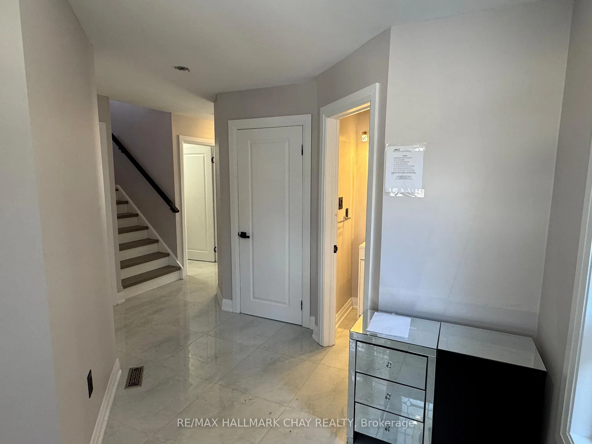 Photo 5 of 49 Catherine Drive, Barrie, Painswick South — HOMEH