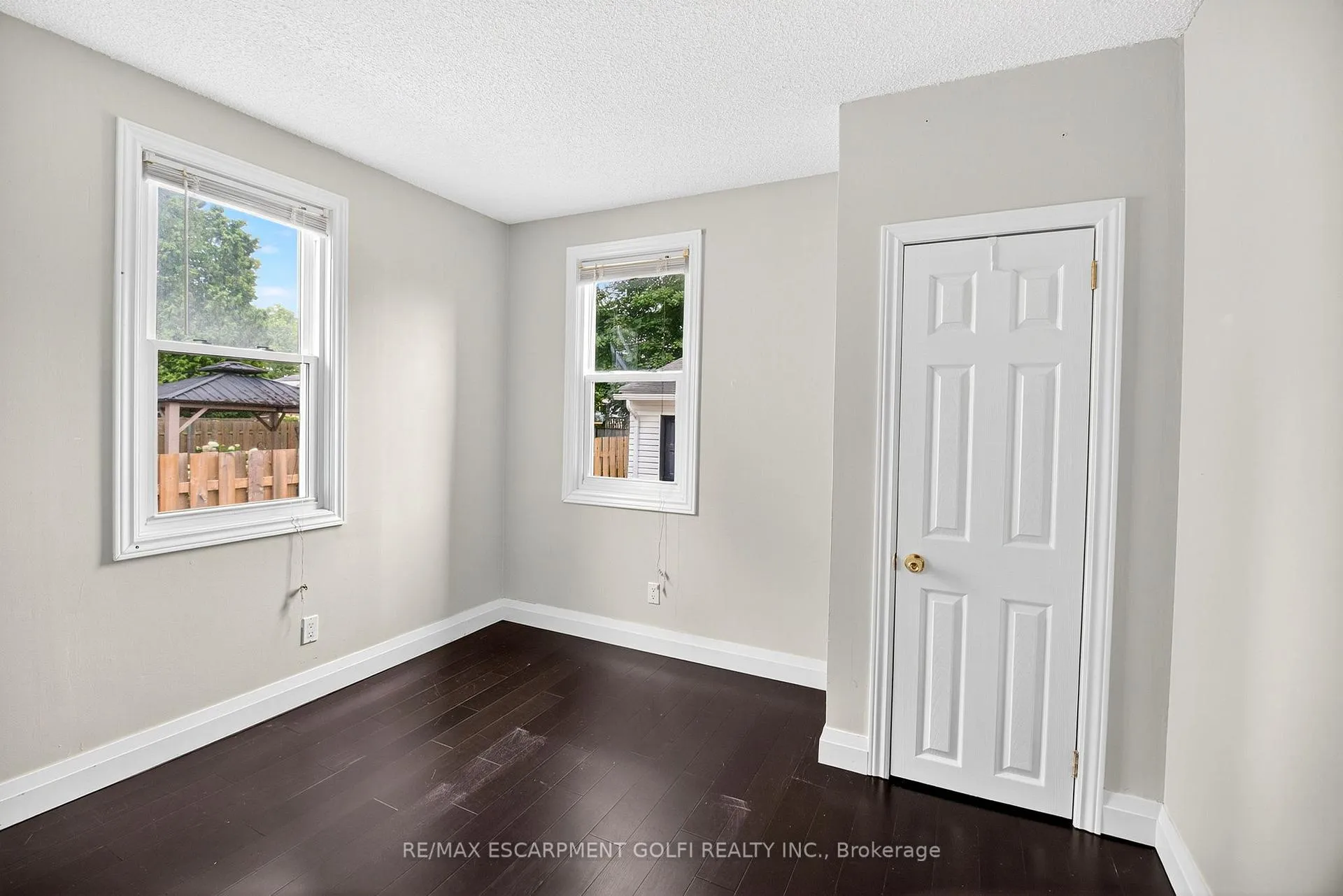 Photo 6 of 4 Rose Street, St. Catharines, Grapeview — HOMEH