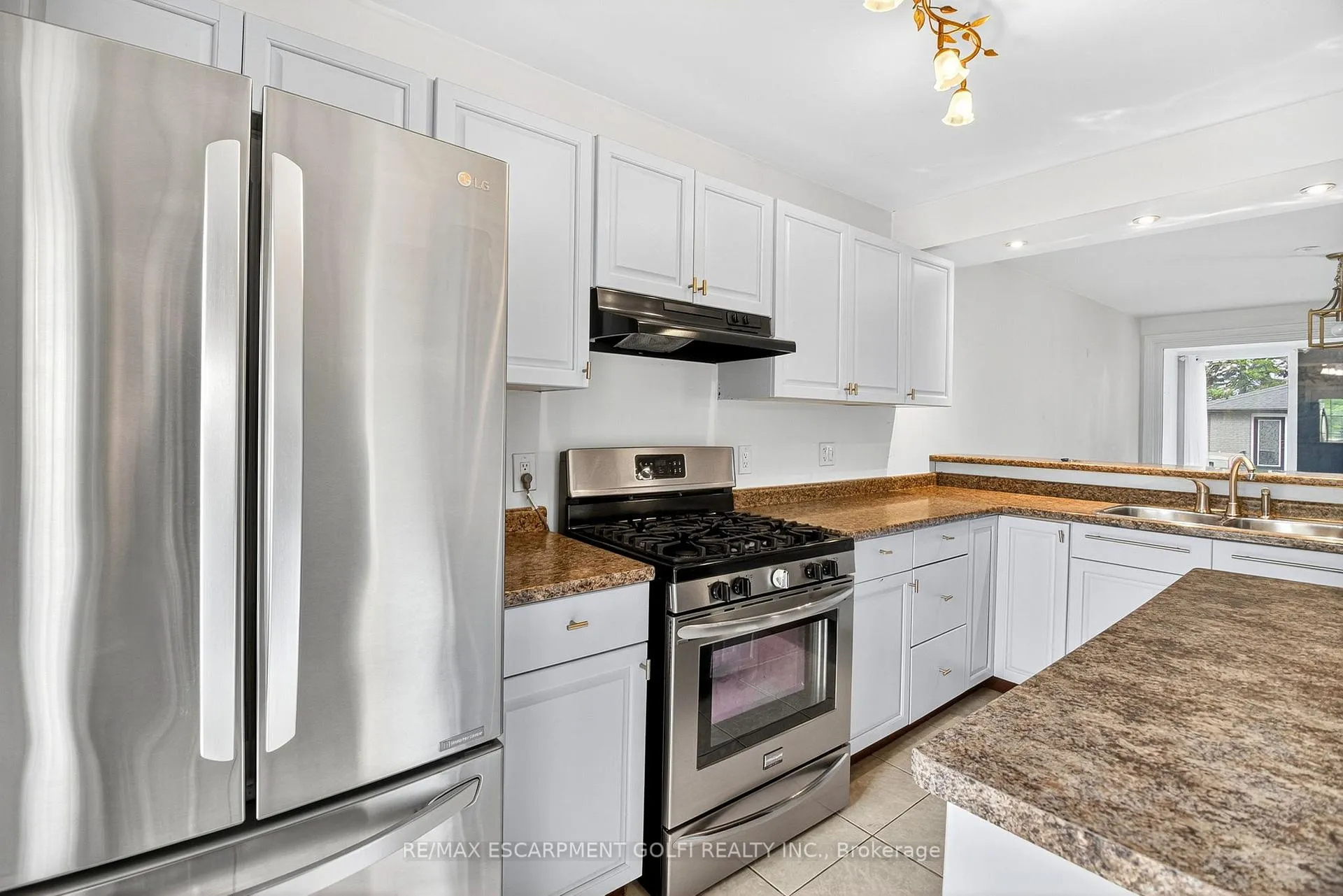 Photo 9 of 4 Rose Street, St. Catharines, Grapeview — HOMEH