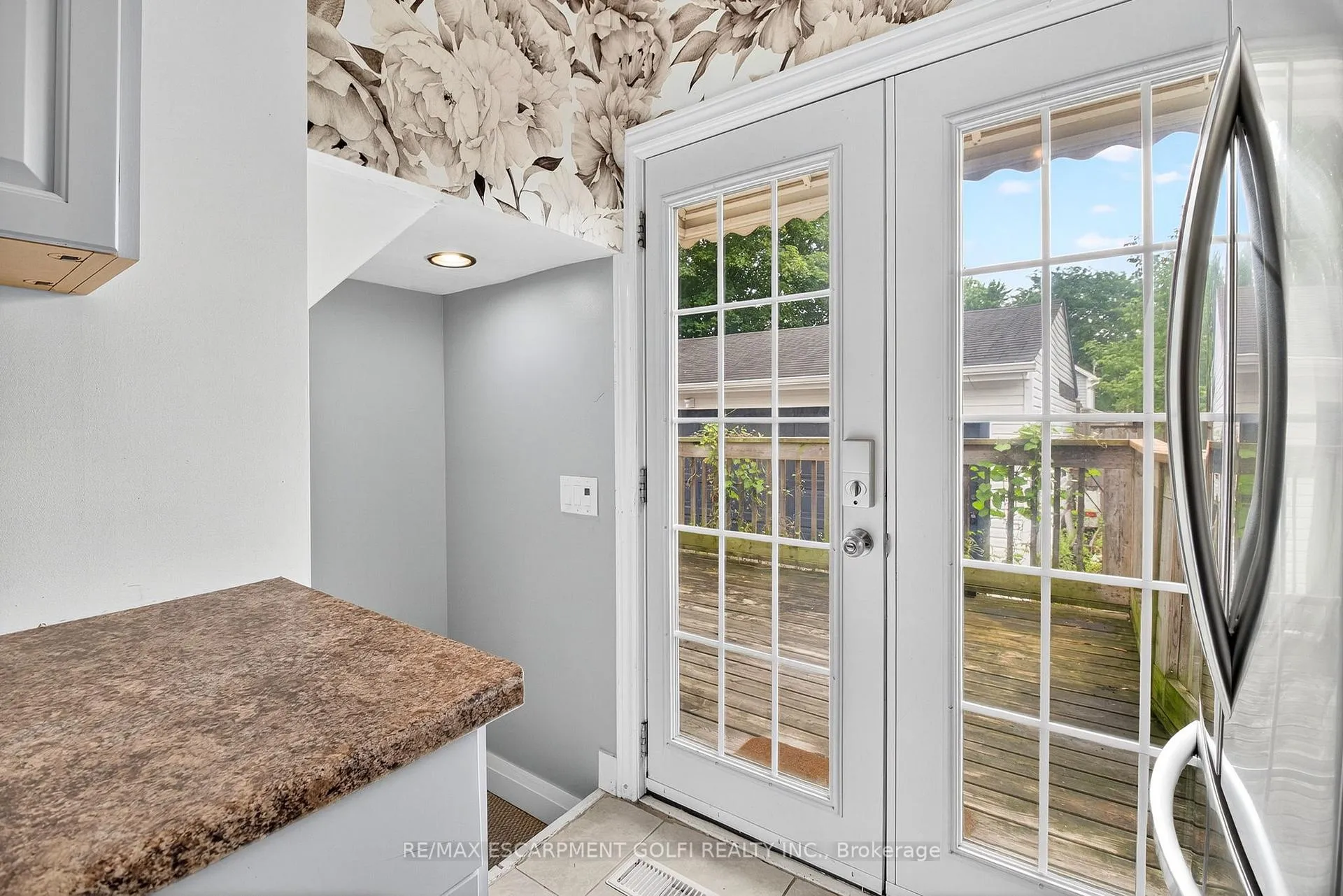 Photo 10 of 4 Rose Street, St. Catharines, Grapeview — HOMEH