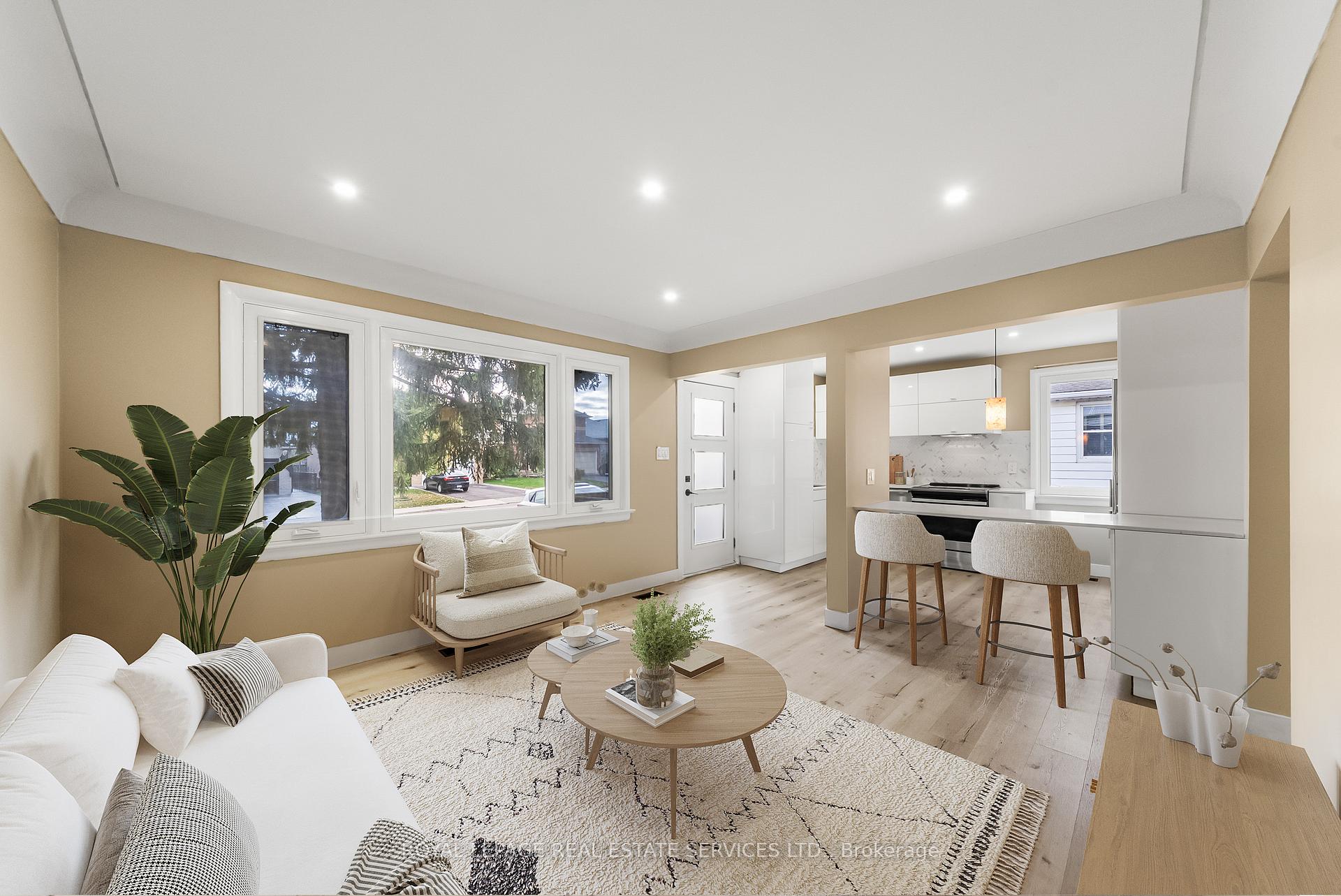 Photo 1 of 260 West 16th Street, Hamilton, Buchanan — HOMEH
