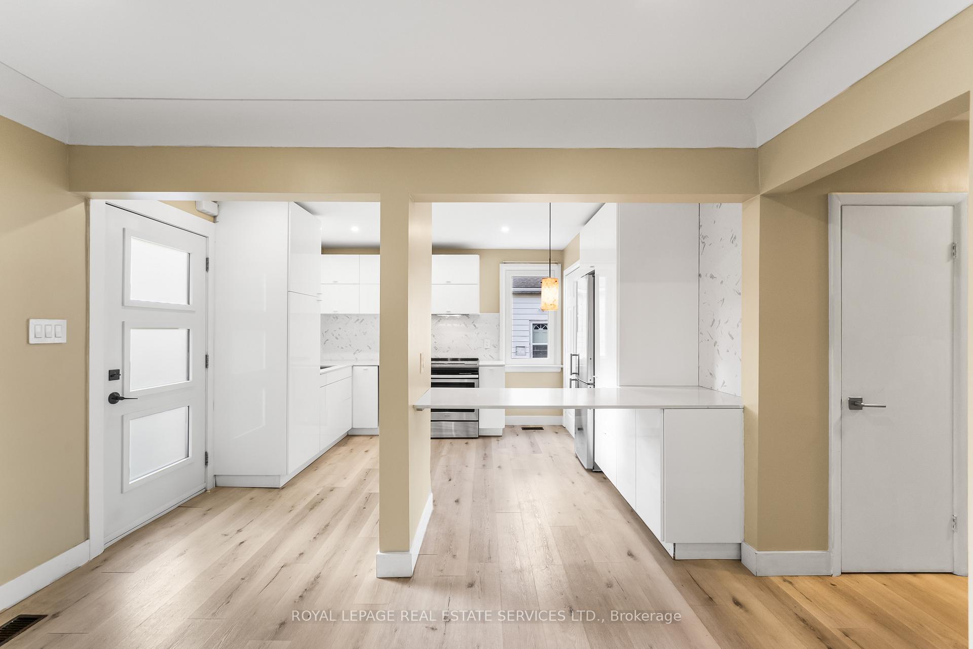 Photo 5 of 260 West 16th Street, Hamilton, Buchanan — HOMEH