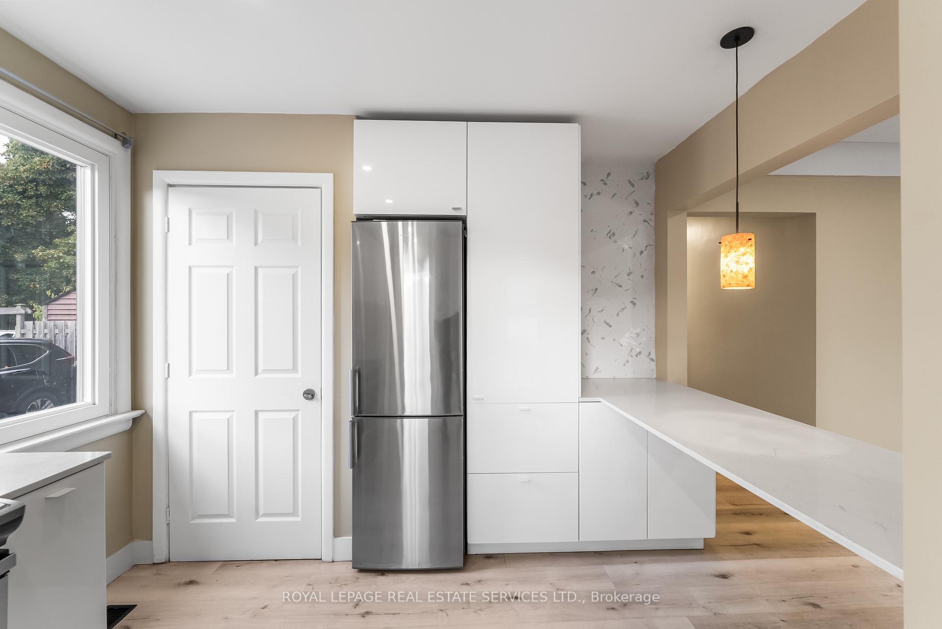 Photo 11 of 260 West 16th Street, Hamilton, Buchanan — HOMEH