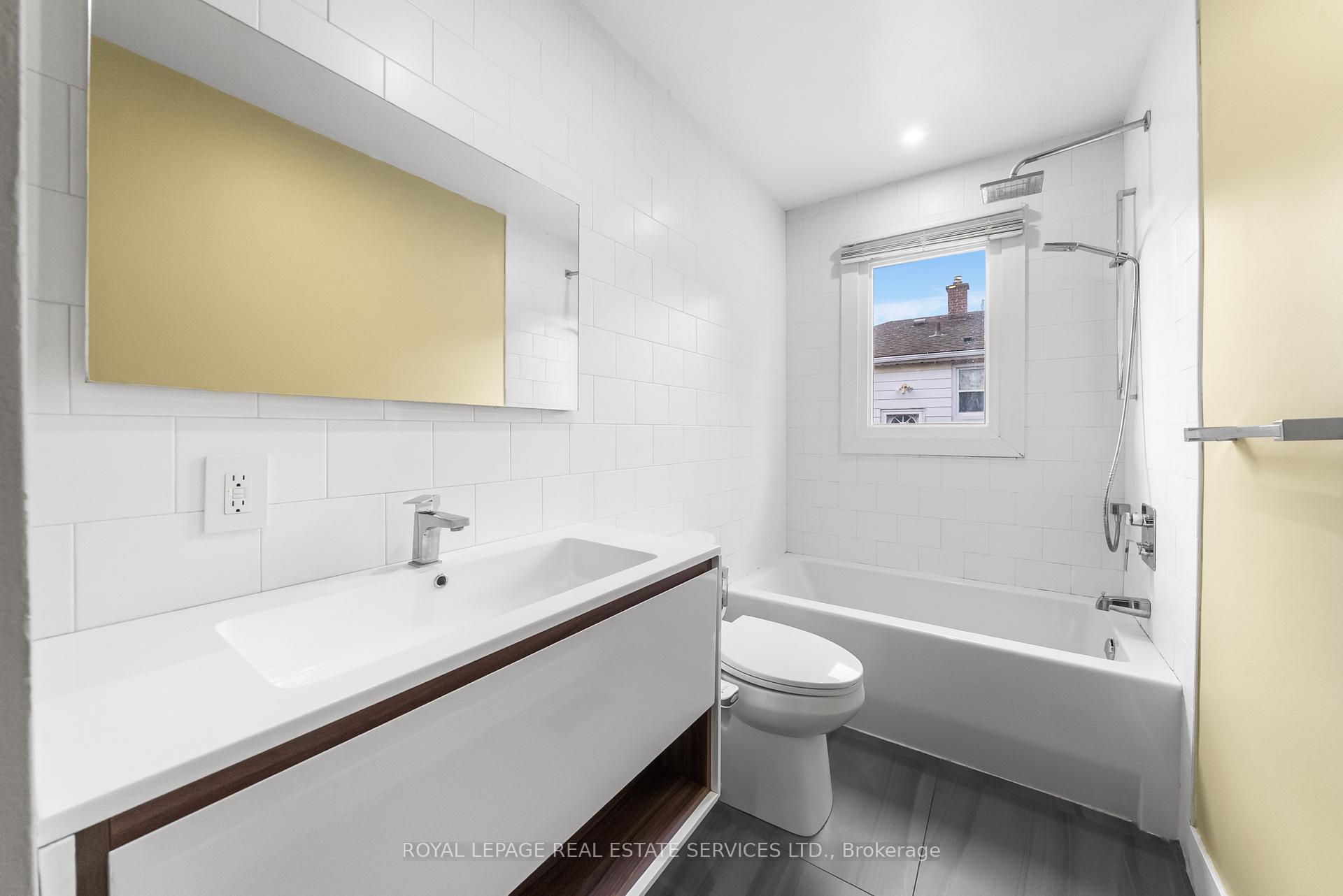Photo 13 of 260 West 16th Street, Hamilton, Buchanan — HOMEH