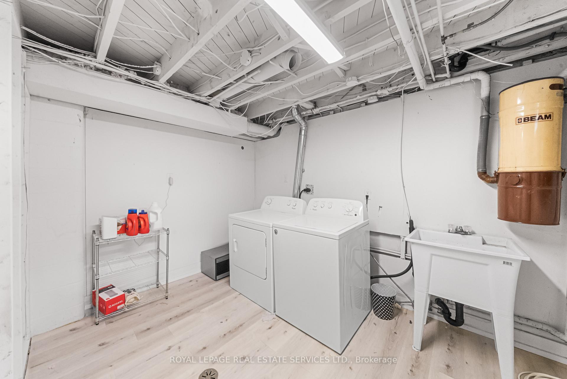 Photo 18 of 260 West 16th Street, Hamilton, Buchanan — HOMEH