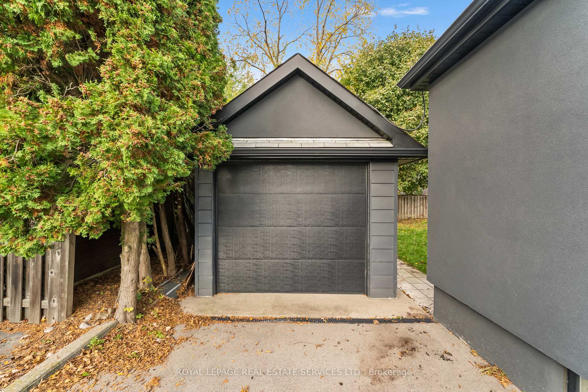 Photo 23 of 260 West 16th Street, Hamilton, Buchanan — HOMEH
