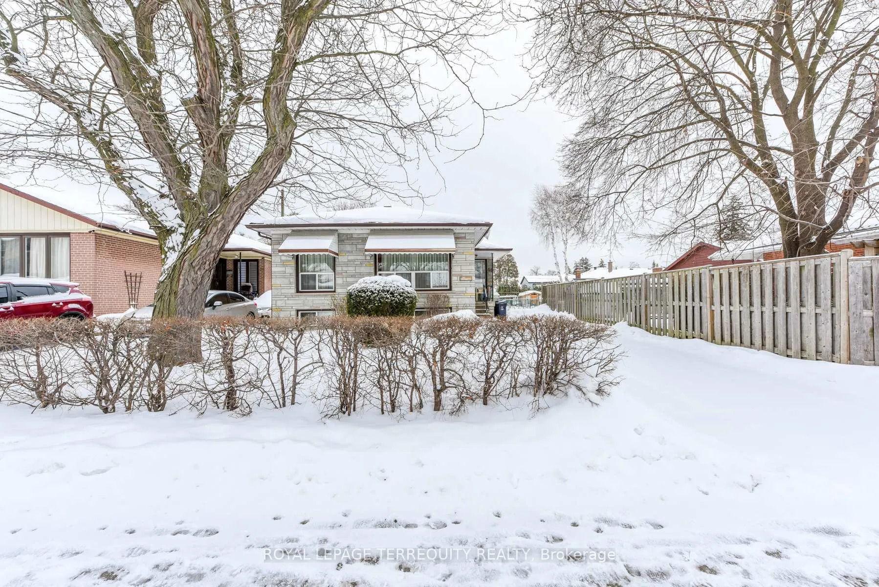 Photo 3 of 55 Watercliffe Road, Etobicoke, Rexdale-Kipling — HOMEH