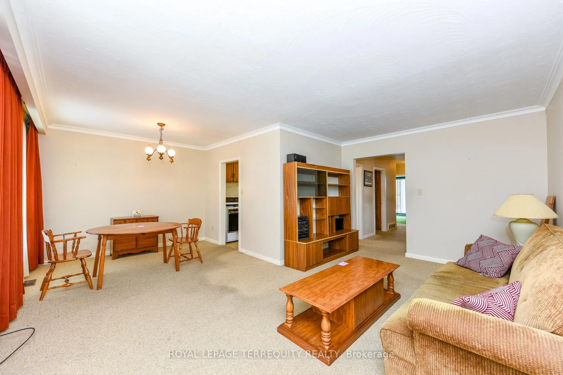Photo 11 of 55 Watercliffe Road, Etobicoke, Rexdale-Kipling — HOMEH