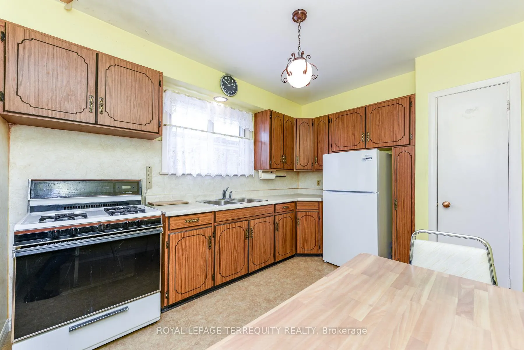 Photo 21 of 55 Watercliffe Road, Etobicoke, Rexdale-Kipling — HOMEH