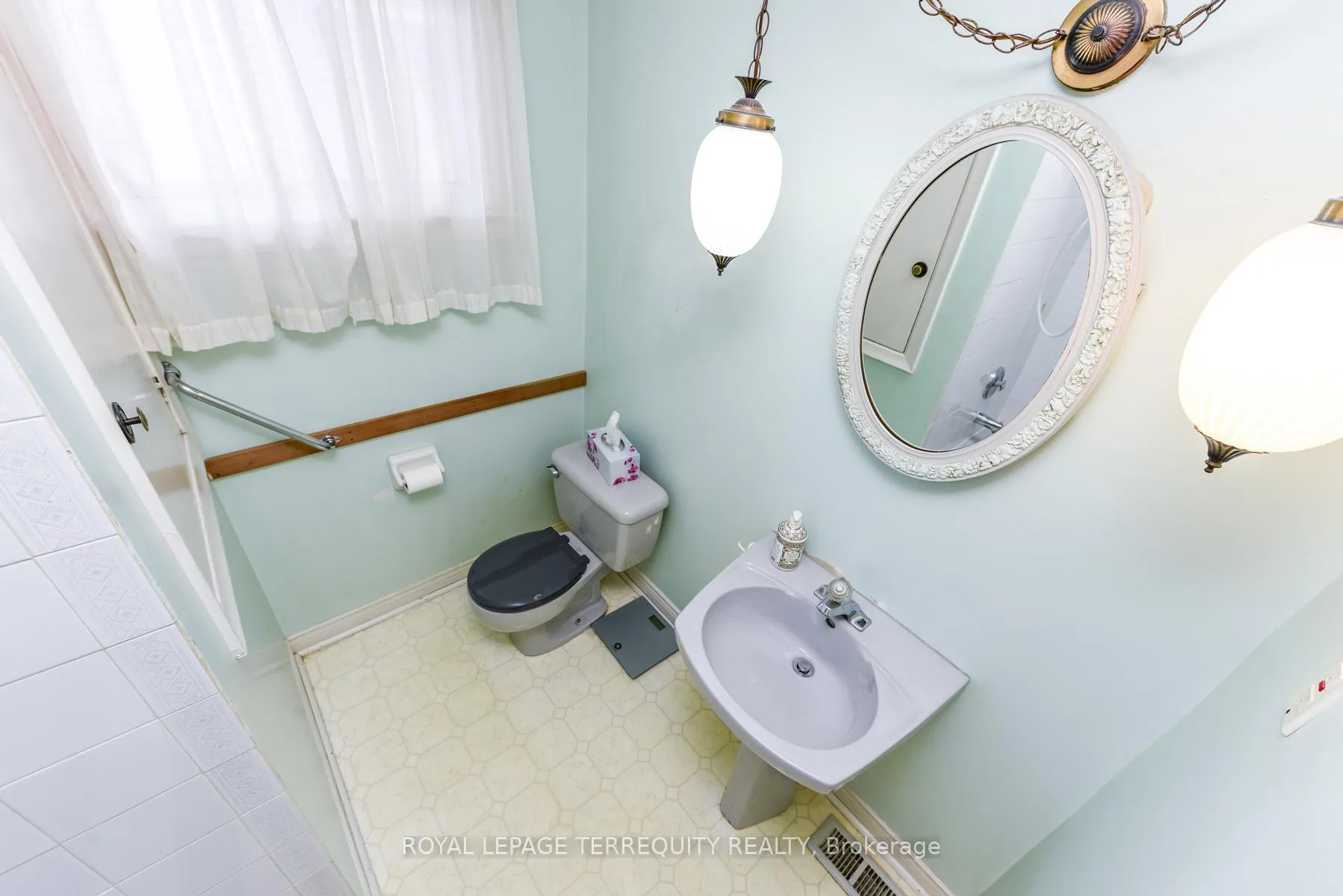 Photo 33 of 55 Watercliffe Road, Etobicoke, Rexdale-Kipling — HOMEH