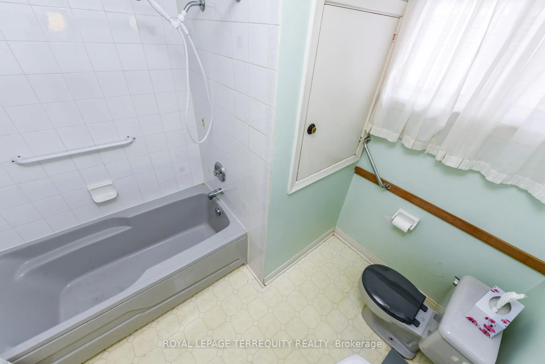 Photo 34 of 55 Watercliffe Road, Etobicoke, Rexdale-Kipling — HOMEH