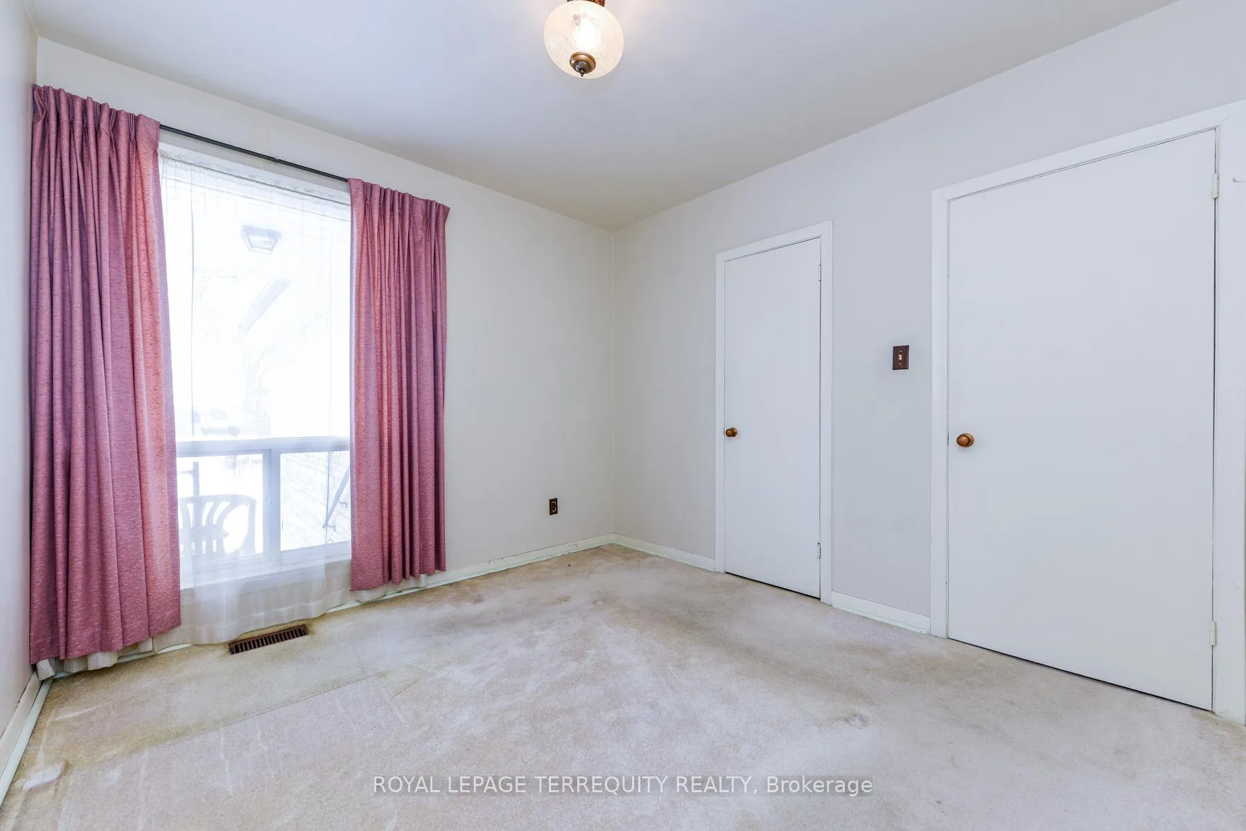Photo 40 of 55 Watercliffe Road, Etobicoke, Rexdale-Kipling — HOMEH