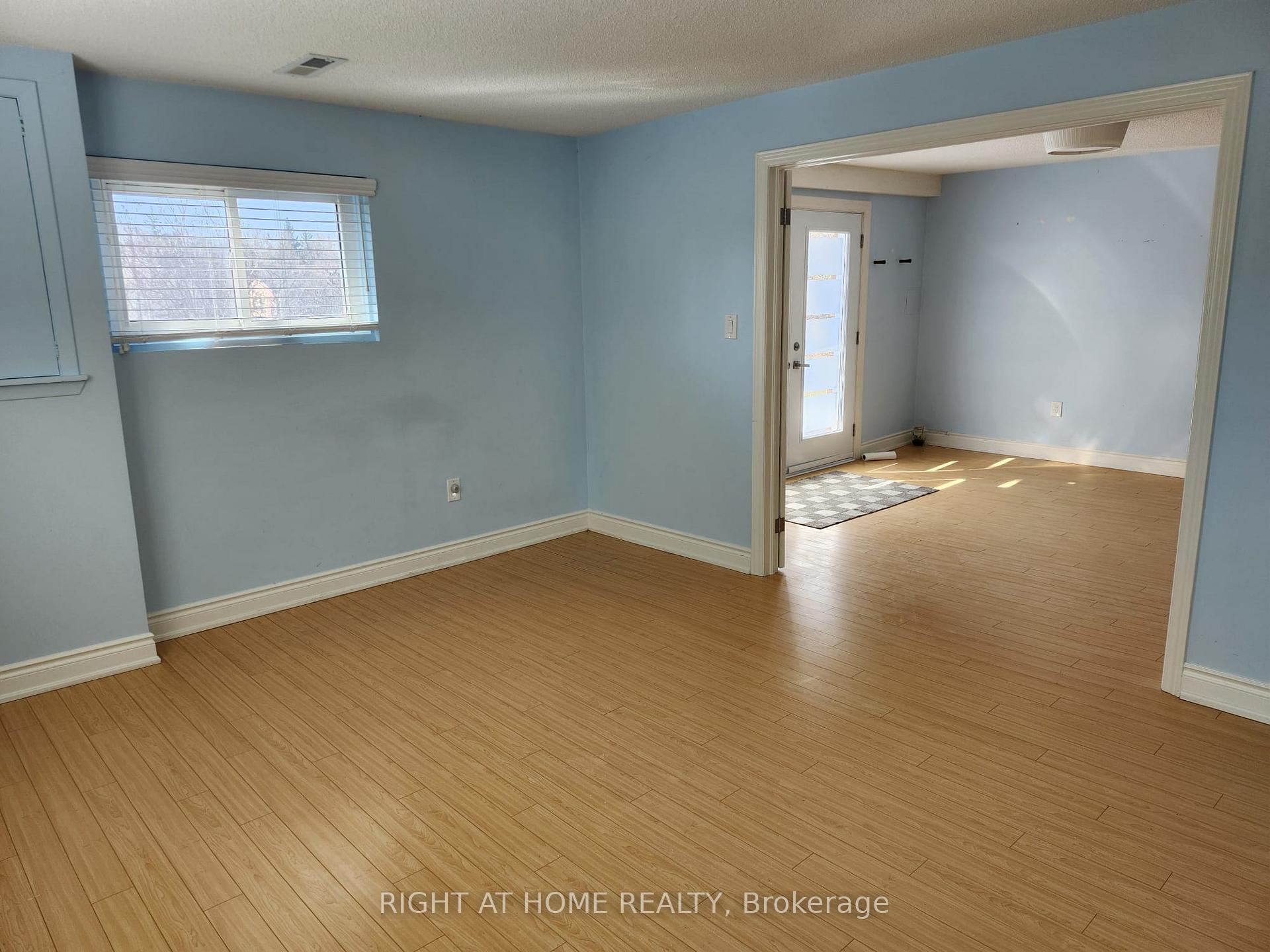 Photo 12 of 13290 Keele Street, King, King City — HOMEH