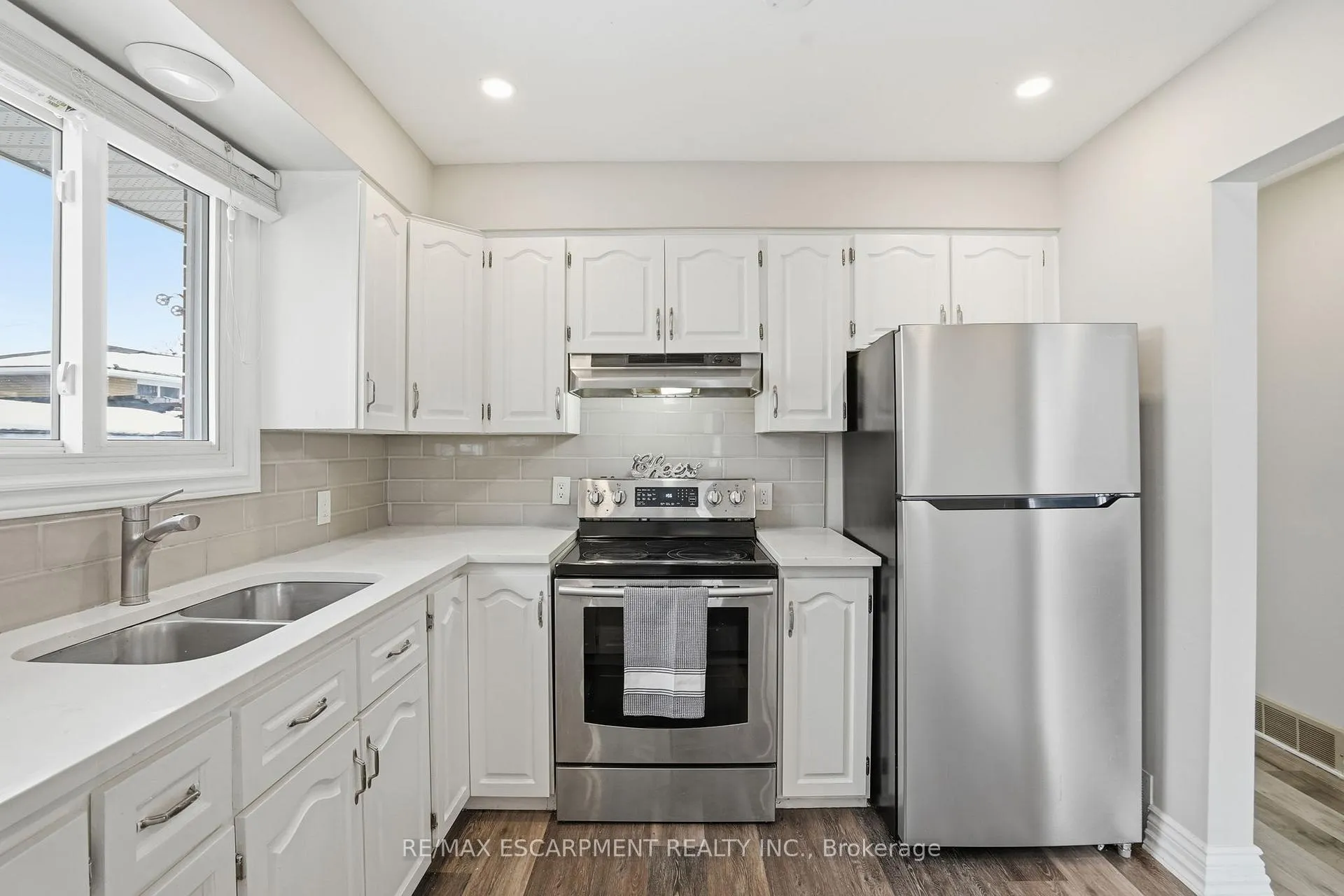 Photo 6 of 201 Manning Avenue, Hamilton, Greeningdon — HOMEH