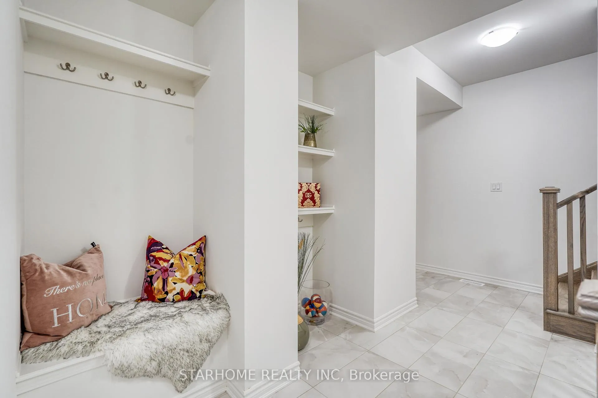 Photo 5 of 11 Avani Avenue, Markham, Rural Markham — HOMEH